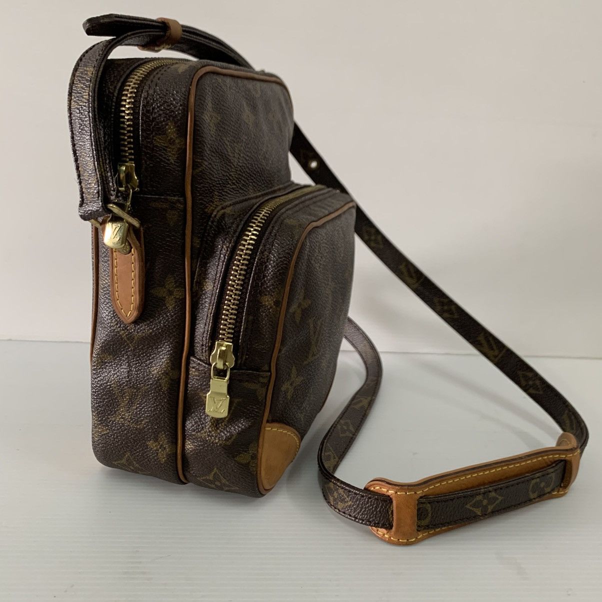 Louis Vuitton Louis Vuitton Amazon Monogram Slingbag Size ONE SIZE - 6 Thumbnail