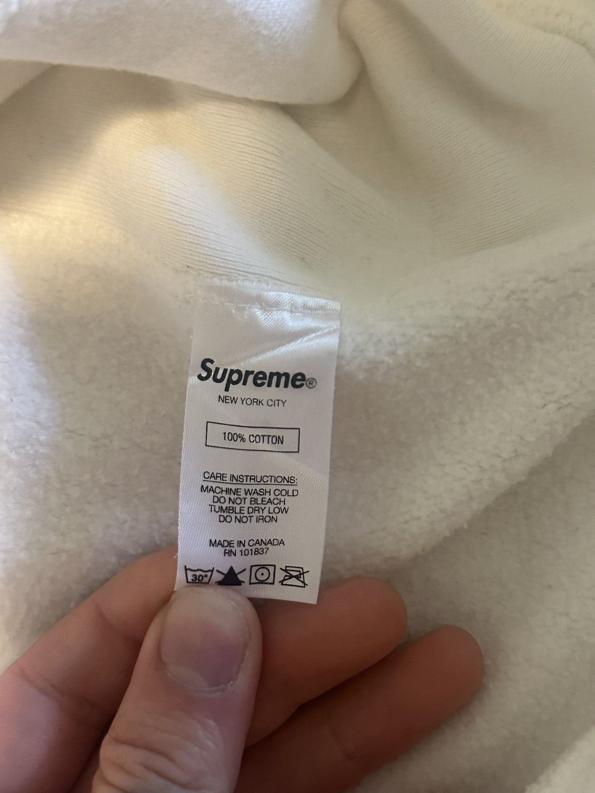 Supreme SS17 Fuck Em All Flower Banquet 1994-2017 Size US M / EU 48-50 / 2 - 4 Thumbnail