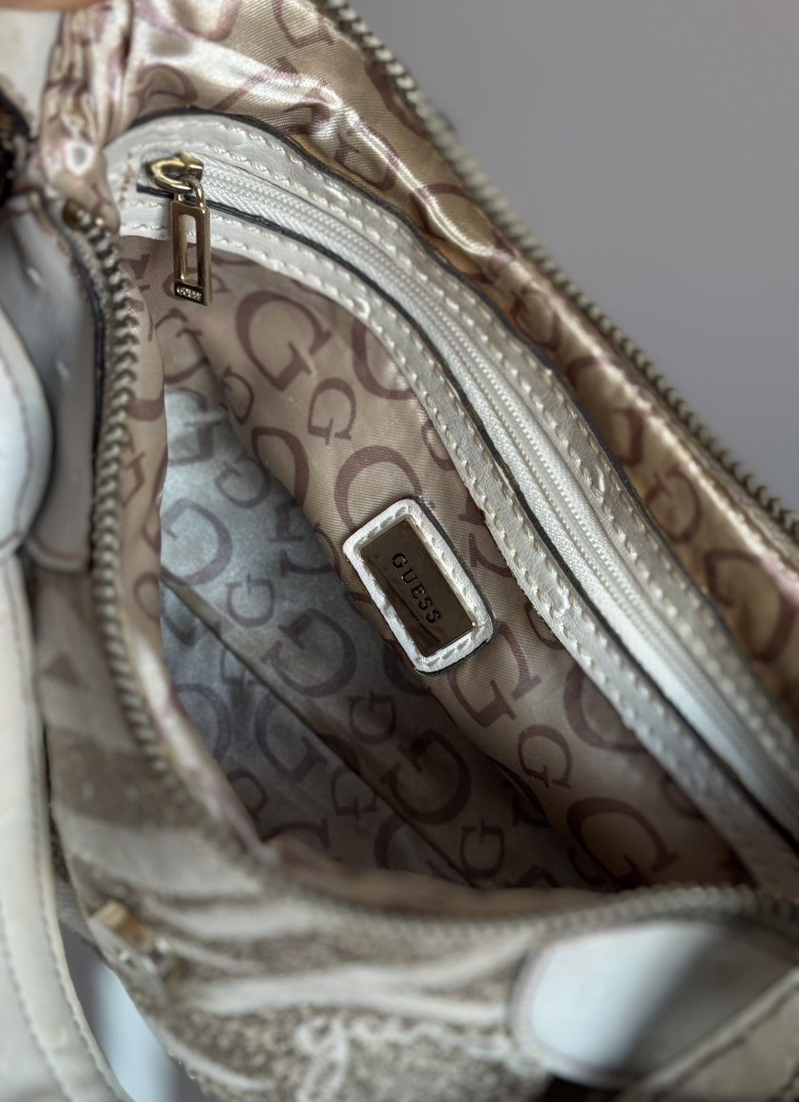 Guess Vintage Guess Y2K Cream Baguette Ostrich Effect Shoulder Bag Size ONE SIZE - 16 Thumbnail
