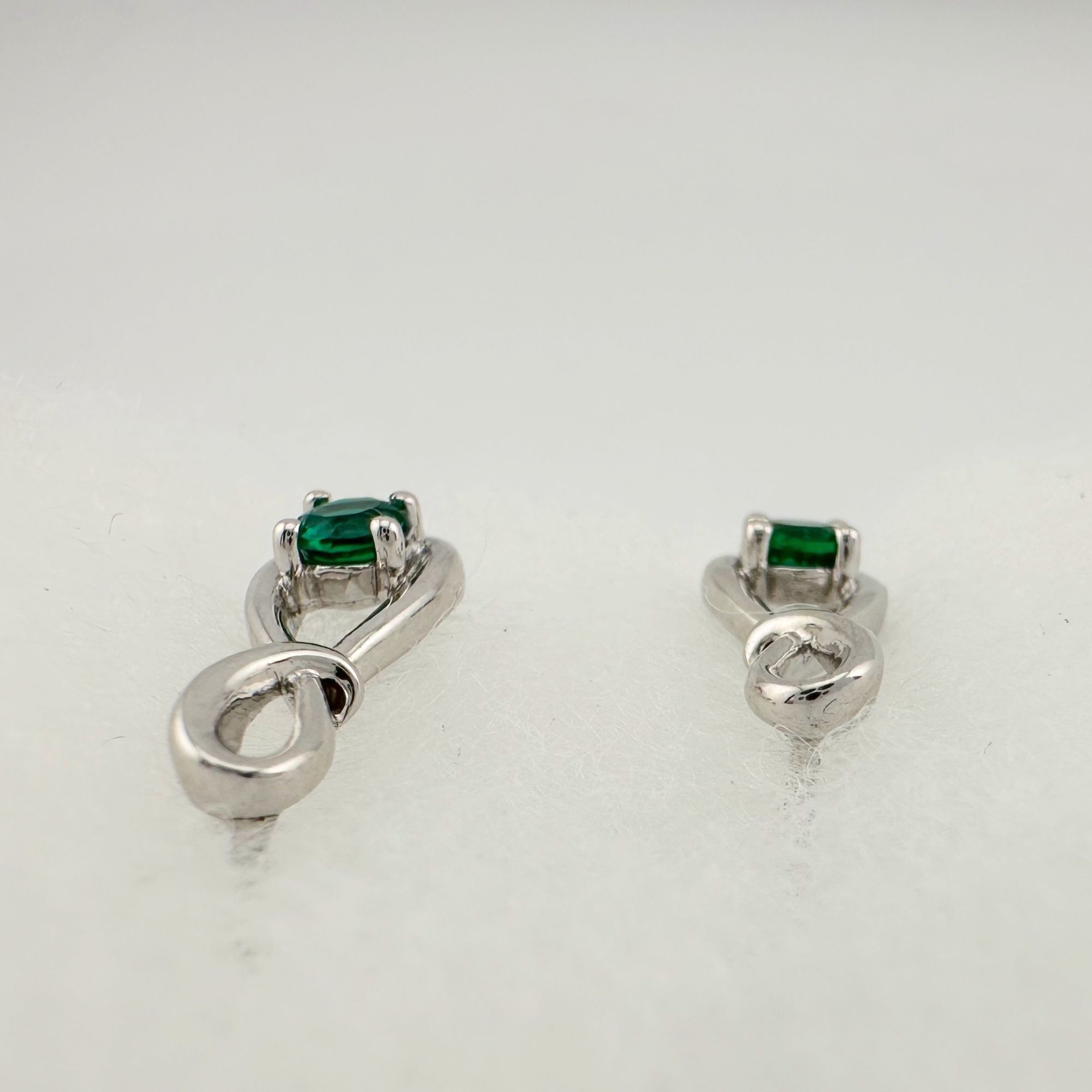 Other Beautiful Round Emerald Swoop Earrings in Sterling Silver Size ONE SIZE - 7 Thumbnail
