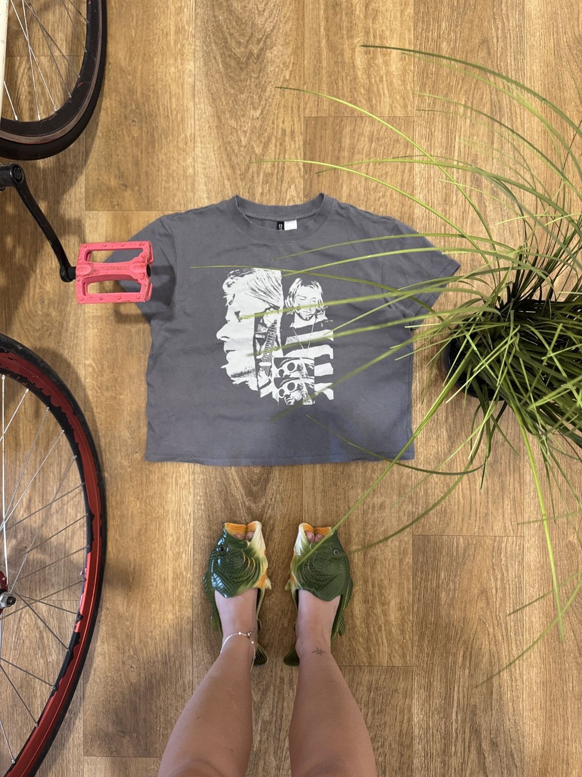 Nirvana NIRVANA KURT COBAIN Y2K AVANT GARDE CROPPED TOP TEE Size S / US 4 / IT 40 - 1 Thumbnail