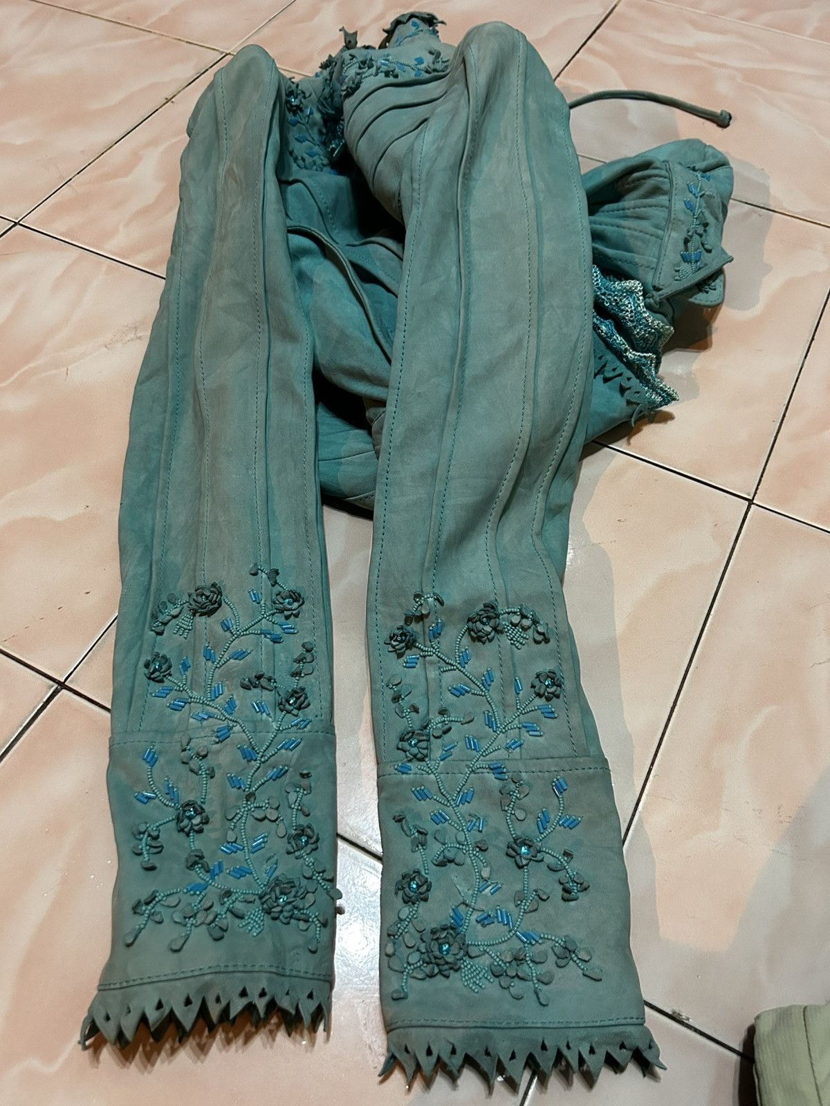 Roberto Cavalli Class Cavalli Intricate Embroidery & Ruffles Leather Jacket Size M / US 6-8 / IT 42-44 - 11 Thumbnail