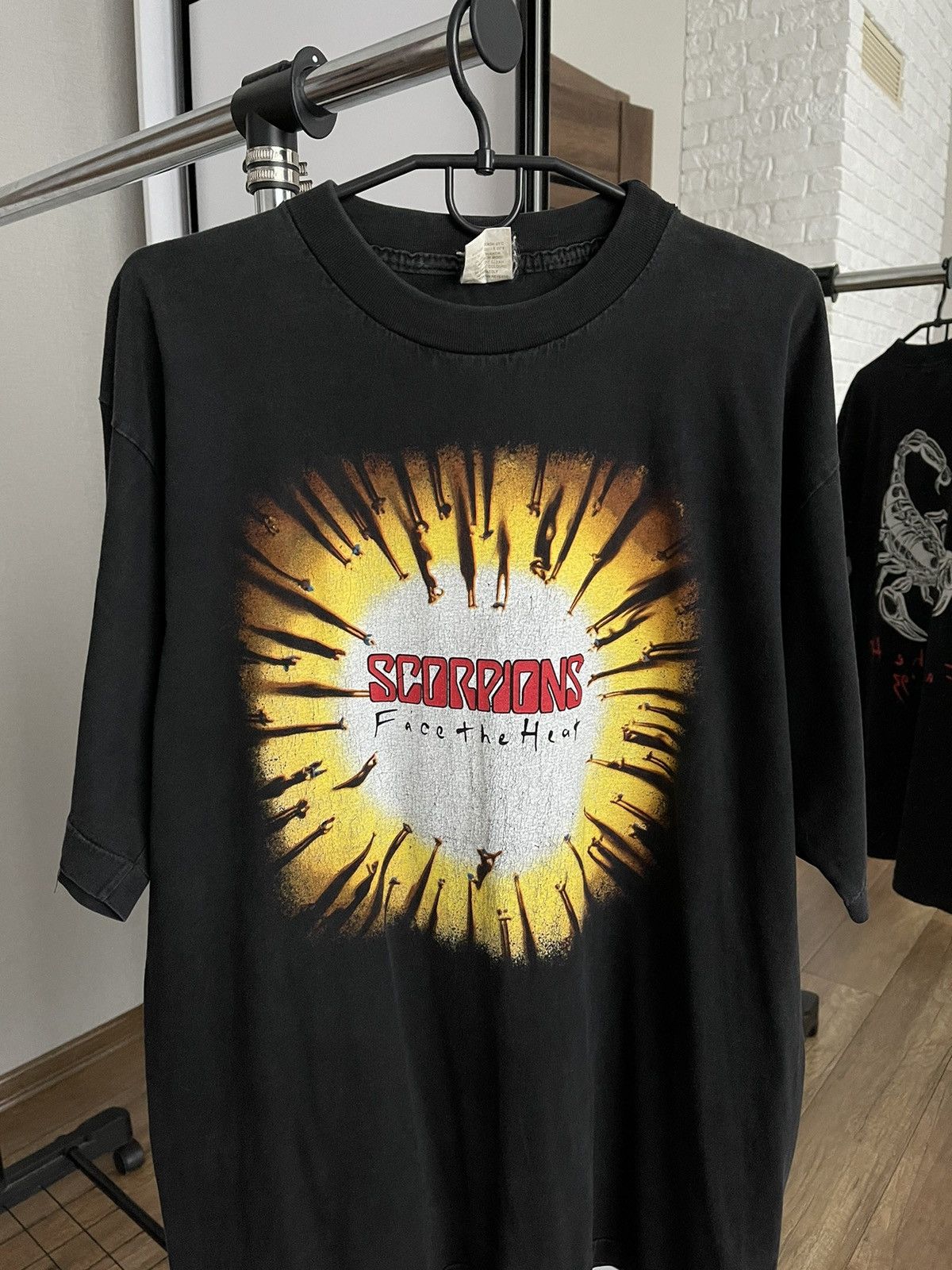 Band Tees 1993 Scorpions Vintage Face The Heat Tour Band T-Shirt Tee Size US XL / EU 56 / 4 - 4 Thumbnail