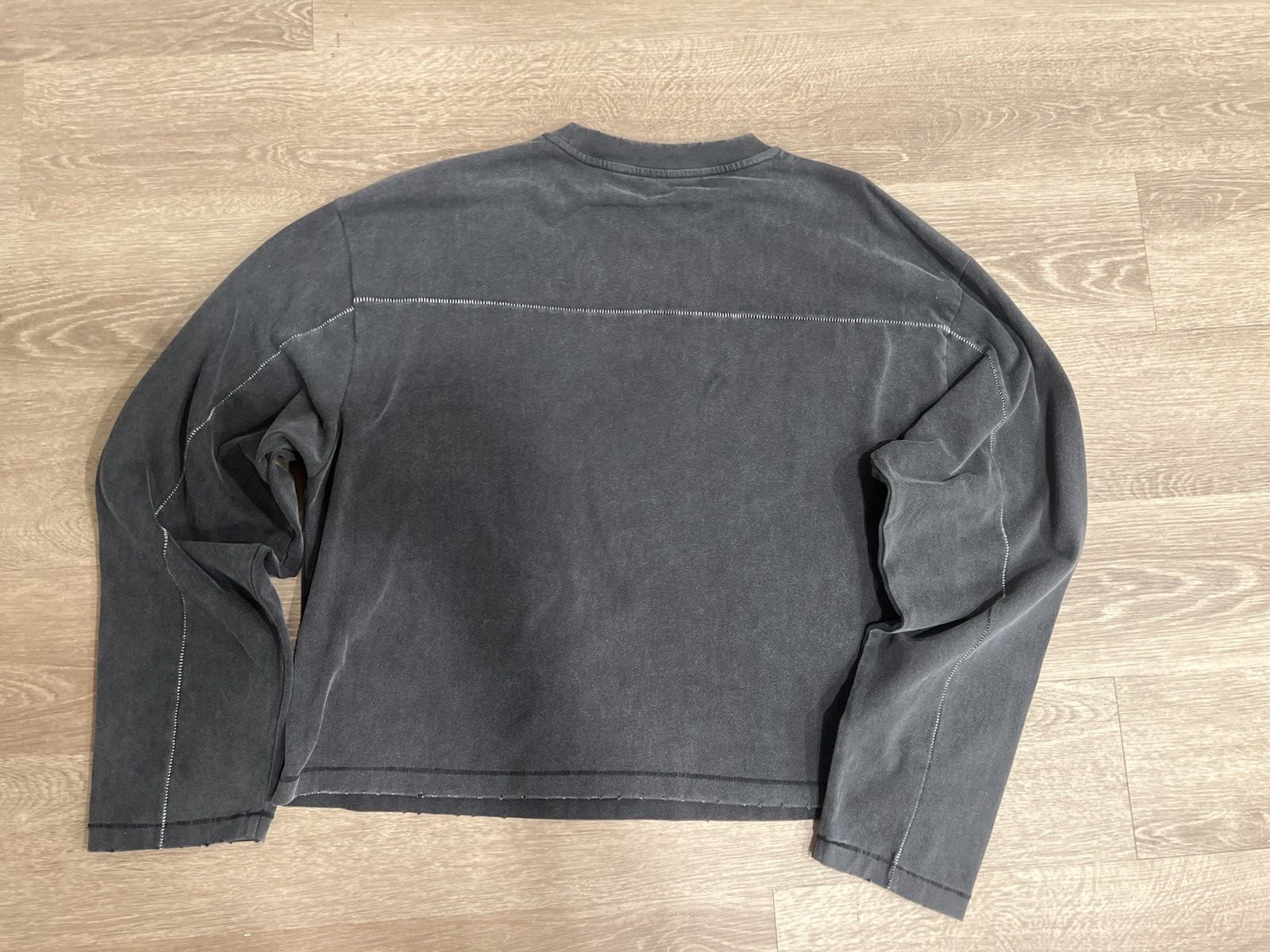OBJECT 22 Object 22 stitched distressed longsleeve Size US M / EU 48-50 / 2 - 3 Thumbnail