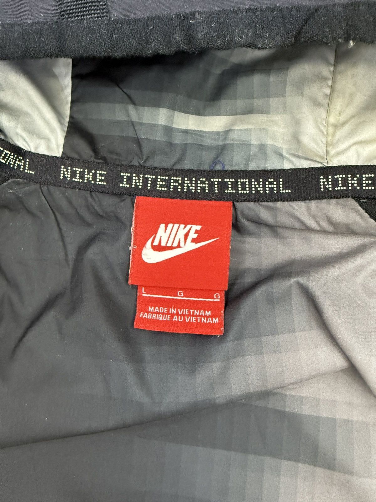 Nike 2015 NIKE INTERNATIONAL Windrunner Multipockets Jacket Size US L / EU 52-54 / 3 - 11 Thumbnail