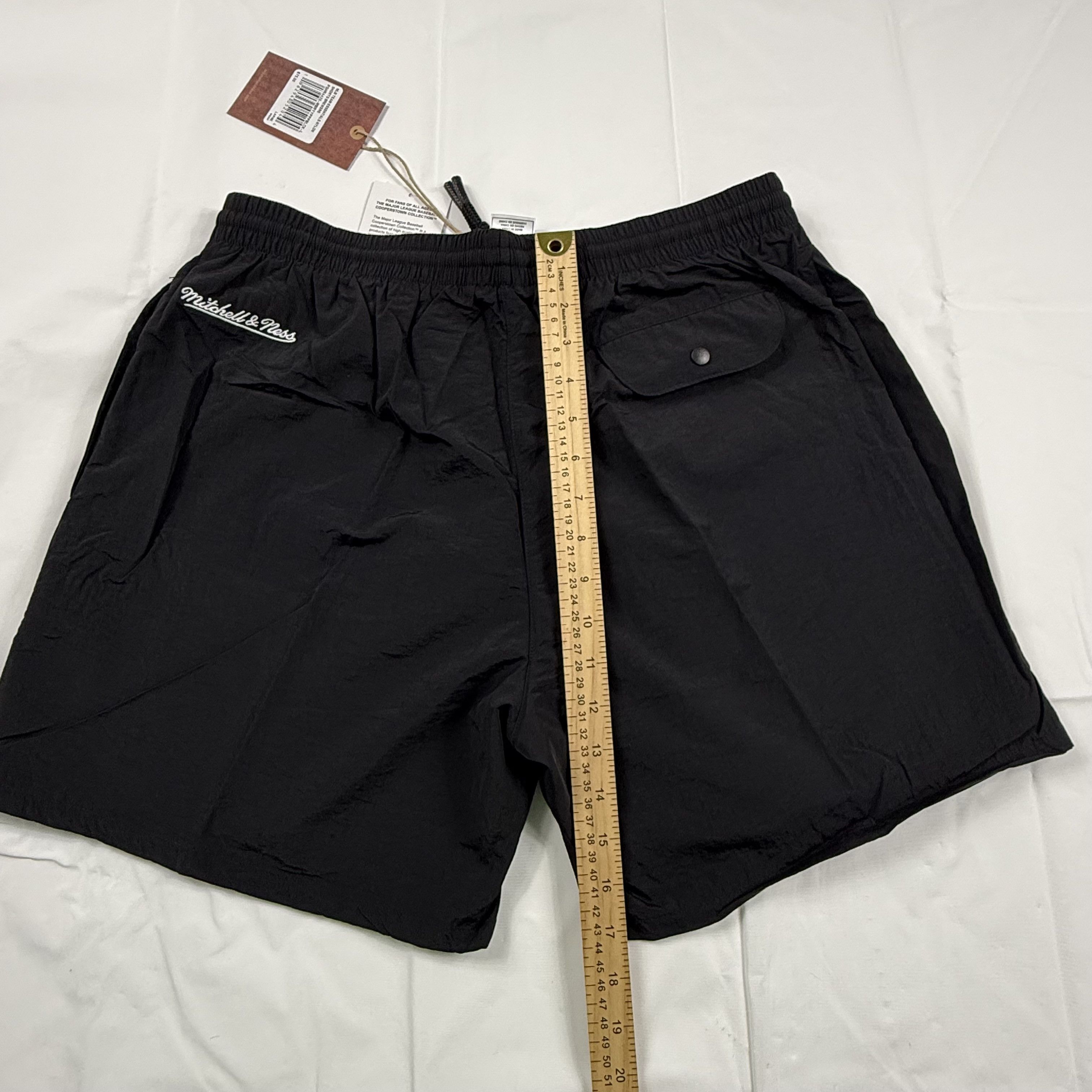 Mitchell & Ness Mitchell & Ness Milwaukee Brewers Nylon Shorts Mens NWT Size US 36 / EU 52 - 10 Thumbnail