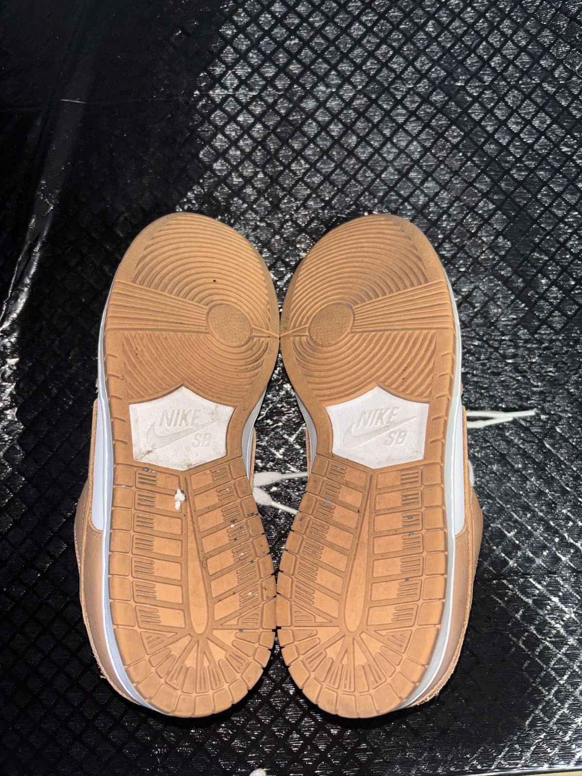 Nike SB Nike SB Dunk "Cognac" Size US 9.5 / EU 42-43 - 5 Thumbnail