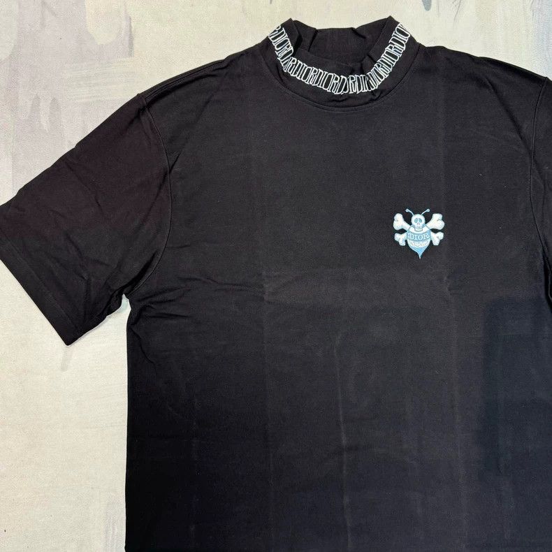 Dior Dior Co-branded black high-neck bee embroidered short slee Size US M / EU 48-50 / 2 - 3 Thumbnail