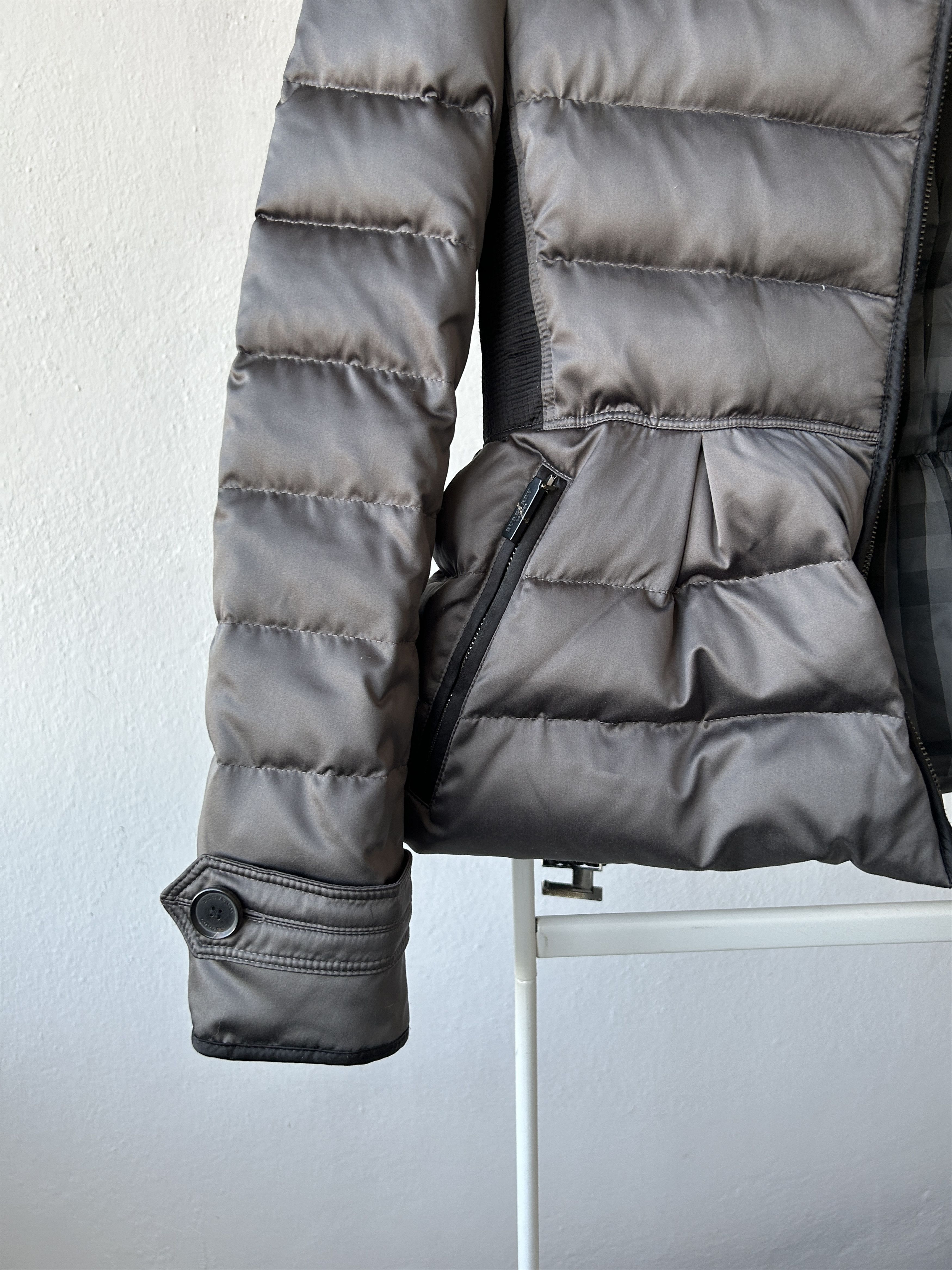 Burberry Burberry belted short puffer jacket Size L / US 10 / IT 46 - 7 Thumbnail