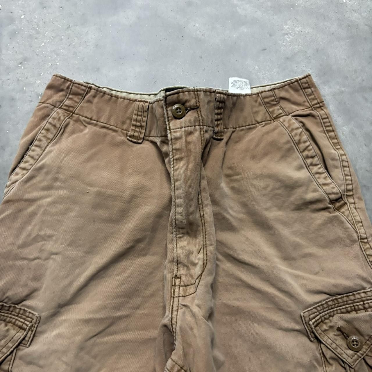 Levi's × Vintage Crazy Vintage Y2K/2000s Baggy Faded Brown Levi’s Skater Cargo Shorts! Size US 36 / EU 52 - 2 Thumbnail