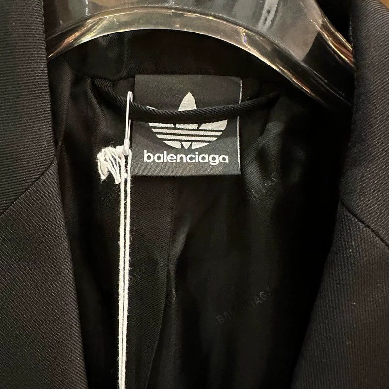 Balenciaga Balenciaga Adidas joint show striped shoulder pad suit jac Size US XXS / EU 40 - 2 Thumbnail