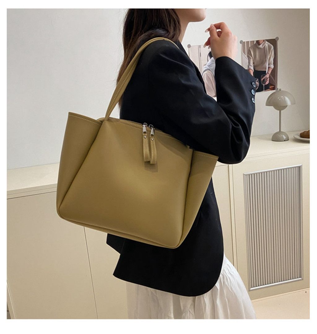 Japanese Brand Large capacity handbag Size ONE SIZE - 3 Thumbnail
