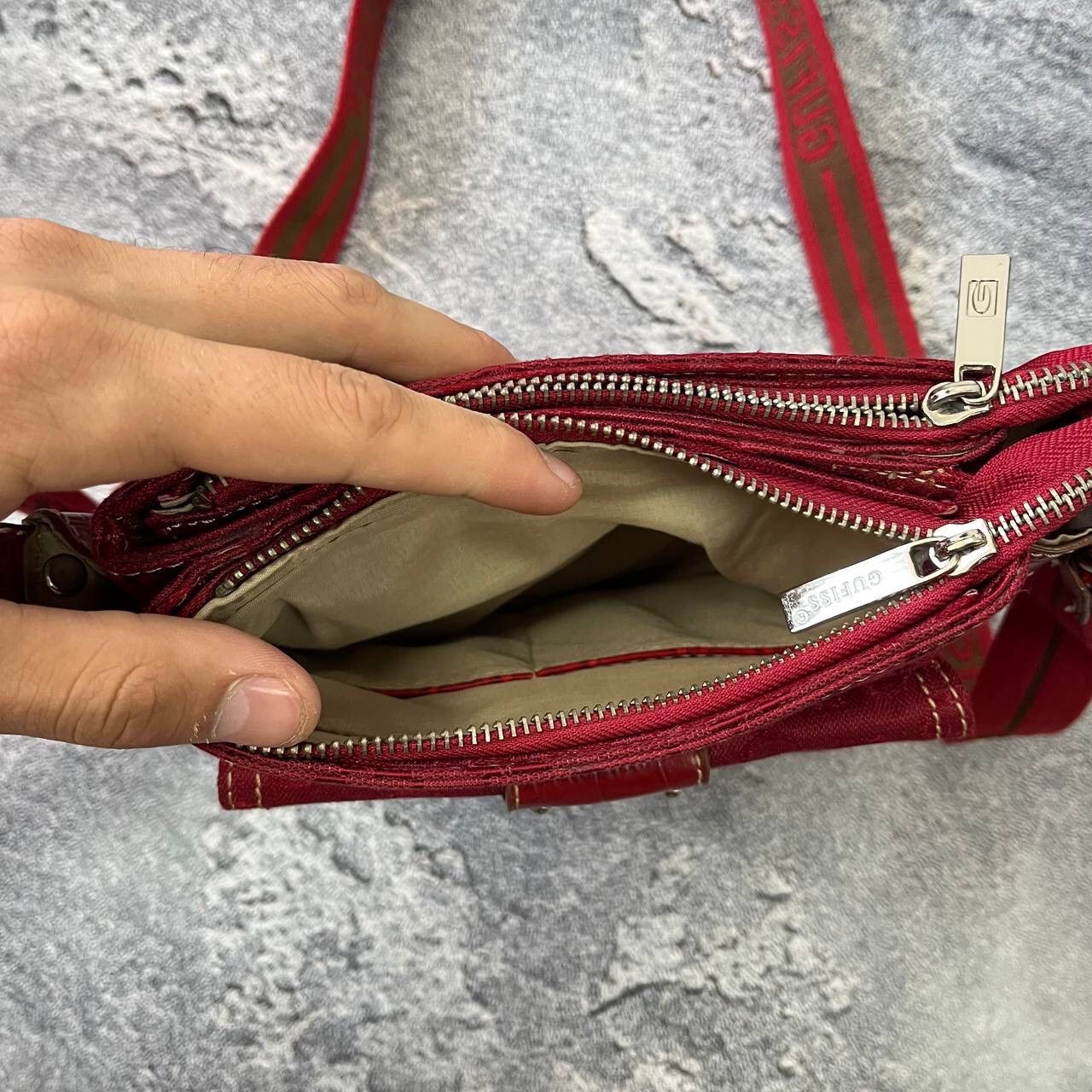 Vintage Vintage Y2K Guess Style Monogram Red Bag Size ONE SIZE - 5 Thumbnail