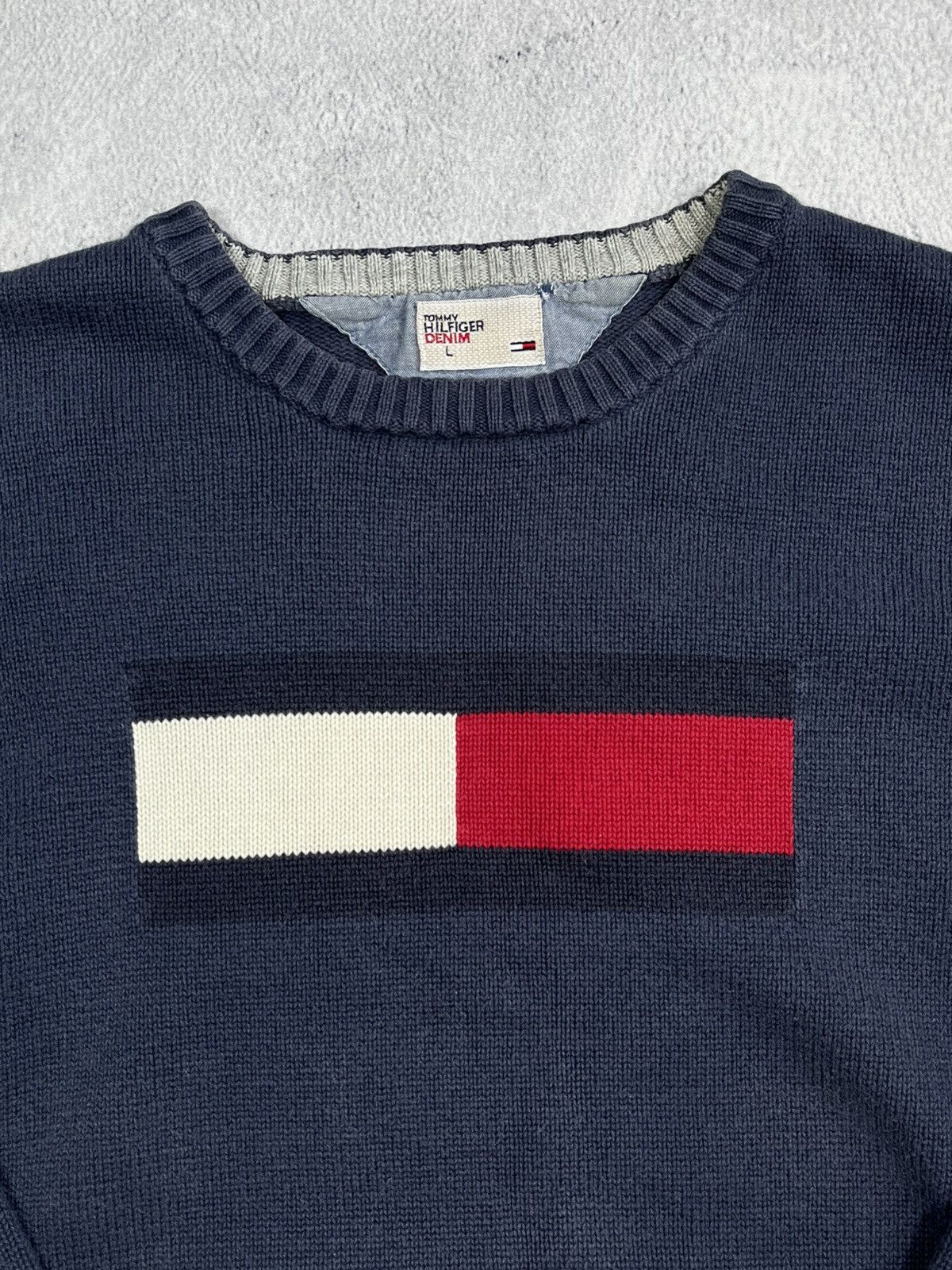 Tommy Hilfiger Vintage Y2K Tommy Hilfiger biglogo sweater old money size L Size US L / EU 52-54 / 3 - 4 Thumbnail