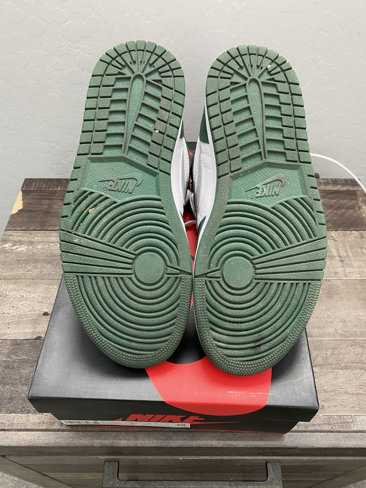 Jordan Brand Jordan 1 Metallic Green Size US 6 / EU 39 - 5 Thumbnail