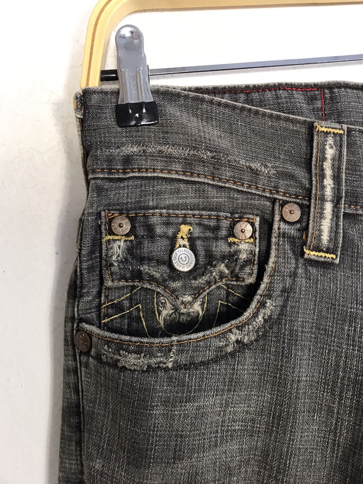 True Religion True Religion Section 803 Flap Pocket Zipper Tear Denim Size 30" / US 8 / IT 44 - 5 Thumbnail