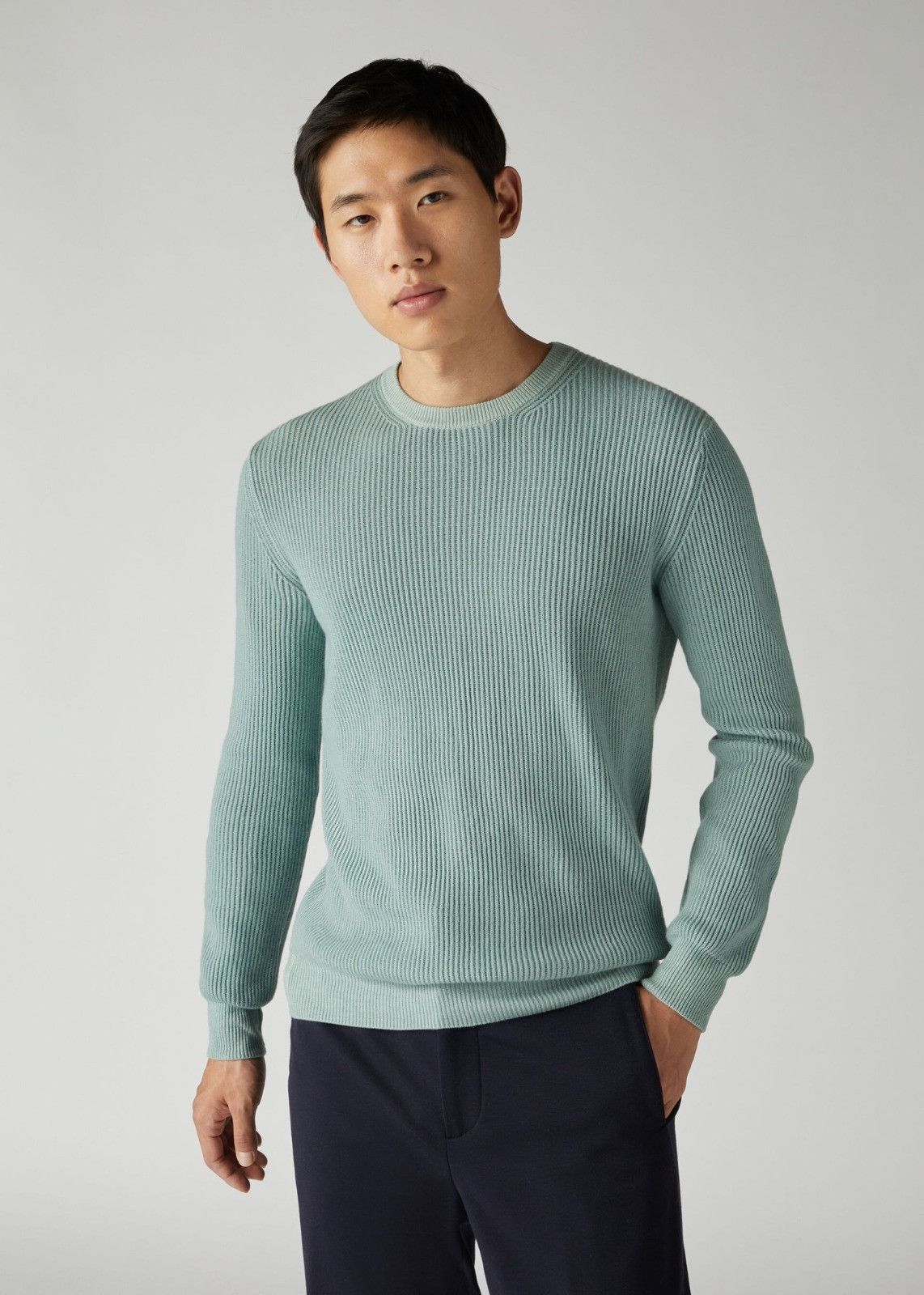 o1srvl11e1124 Roundneck Cashmere Sweater in Light Green