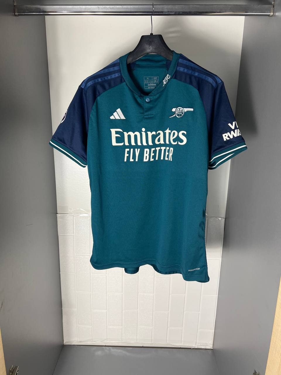 Vintage VERY RARE ADIDAS FC ARSENAL LONDON ENGLAND SOCCER JERSEY Y2K Size US XL / EU 56 / 4 - 2 Thumbnail