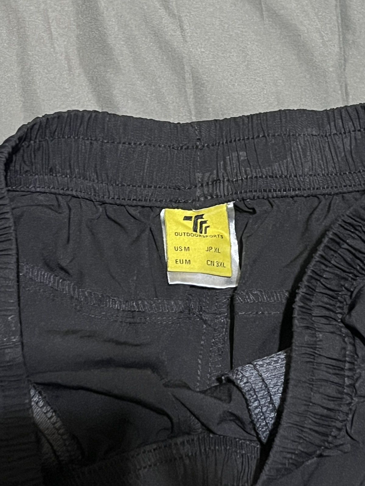 Other Black Reflective Camo Athletic Shorts Size US 32 / EU 48 - 3 Thumbnail