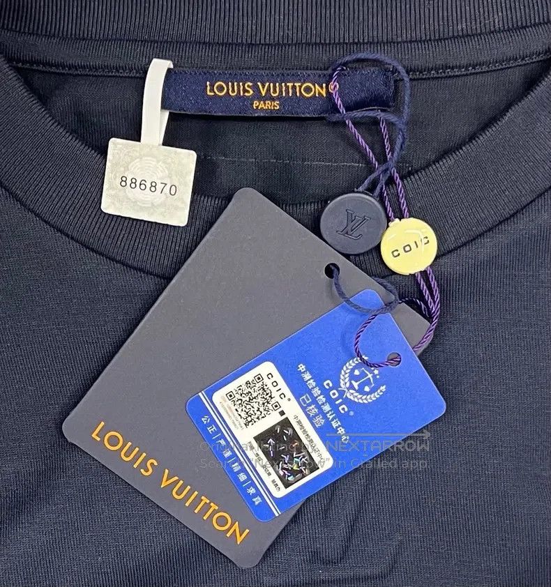 Louis Vuitton Louis Vuitton Solid Logo Crew Neck Short Sleeve Size US M / EU 48-50 / 2 - 5 Thumbnail