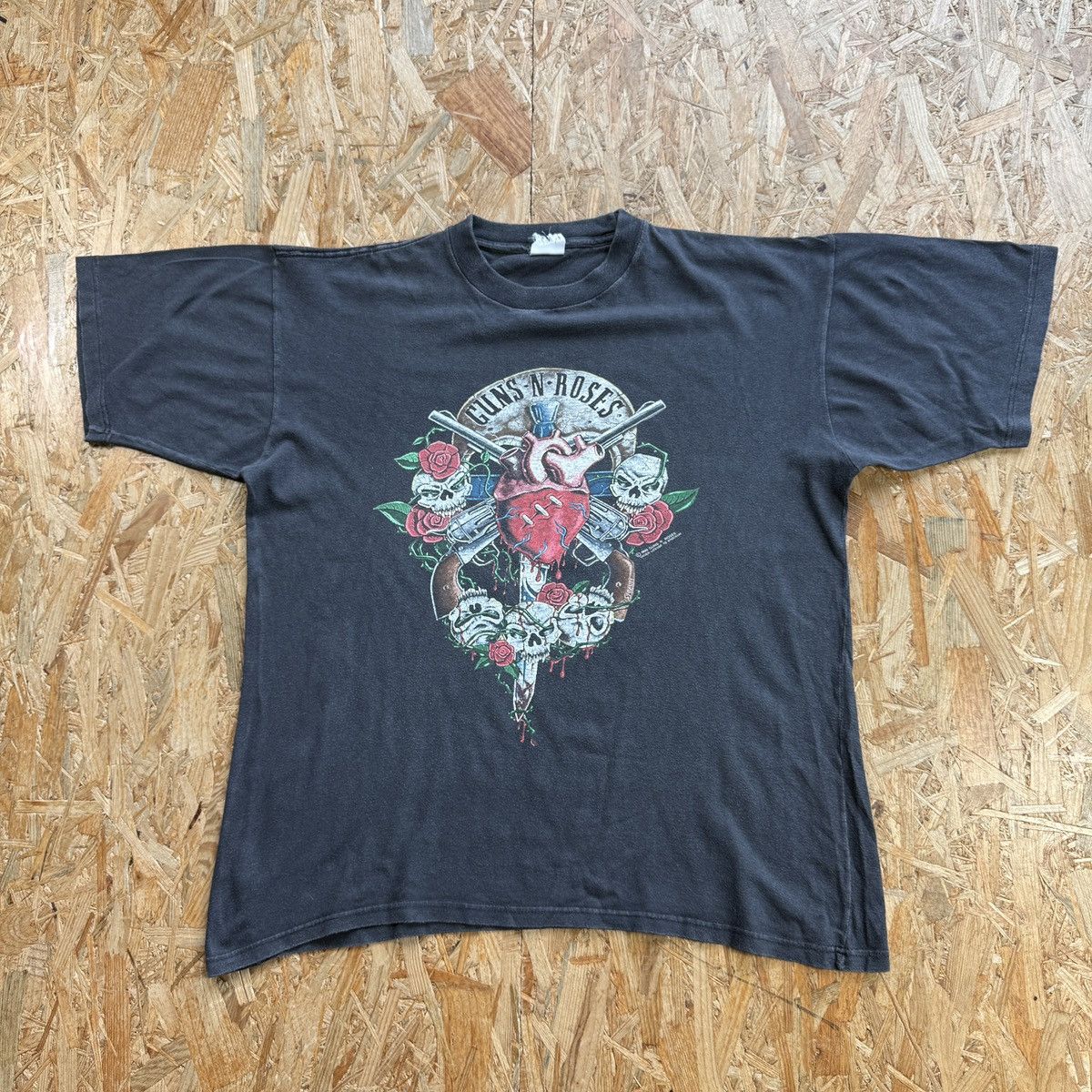 Vintage Guns N Roses 1990 vintage band t-shirt rock tee faded Size US XL / EU 56 / 4 - 8 Thumbnail