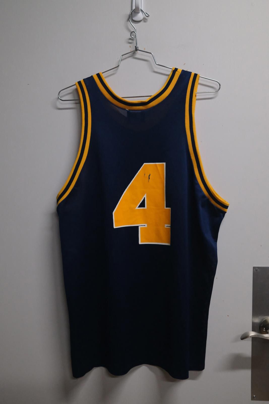 Logo Athletic 90's Logo Atheltic Michigan Wolverines #4 Basketball Jersey Size US XL / EU 56 / 4 - 2 Thumbnail