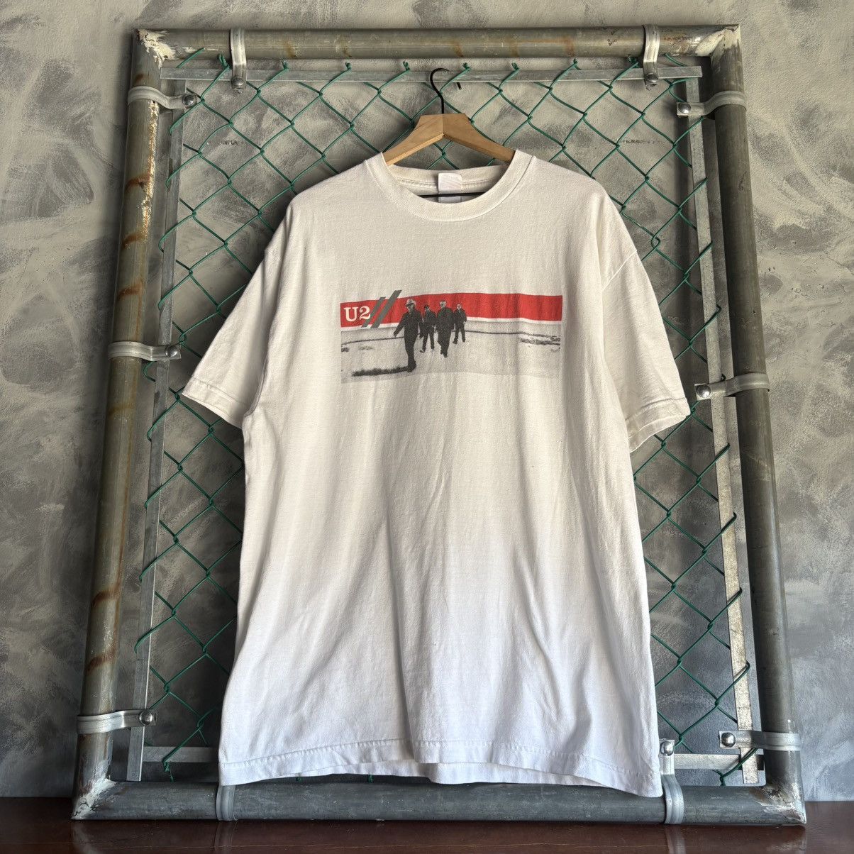 Other Vintage 2005 U2 Vertigo Rock Band White T-shirt Sz XL Size US XL / EU 56 / 4 - 1 Thumbnail