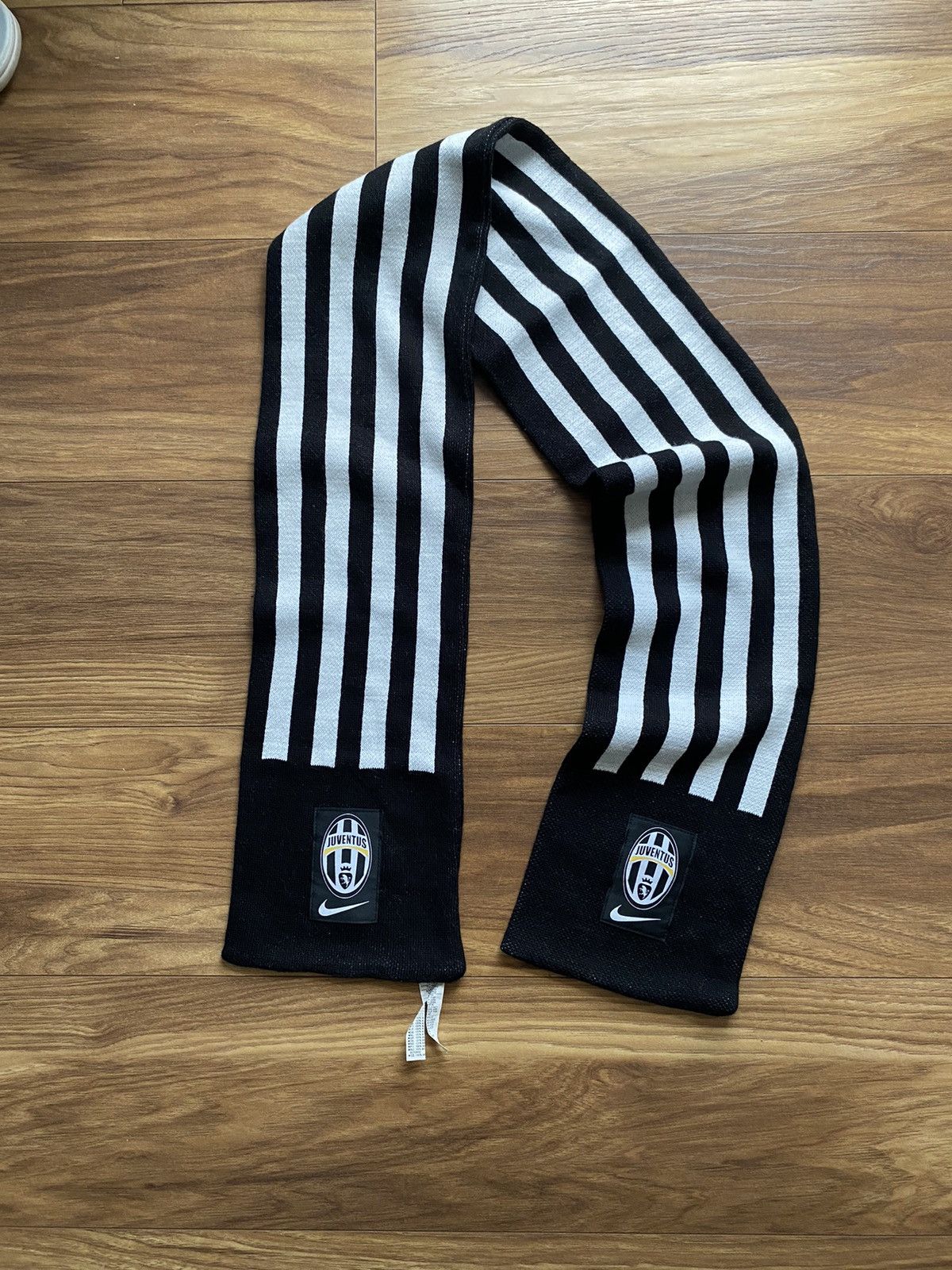 Nike × Vintage Scarf Nike Juventus Vintage Y2K,Vintage Size ONE SIZE - 1 Thumbnail