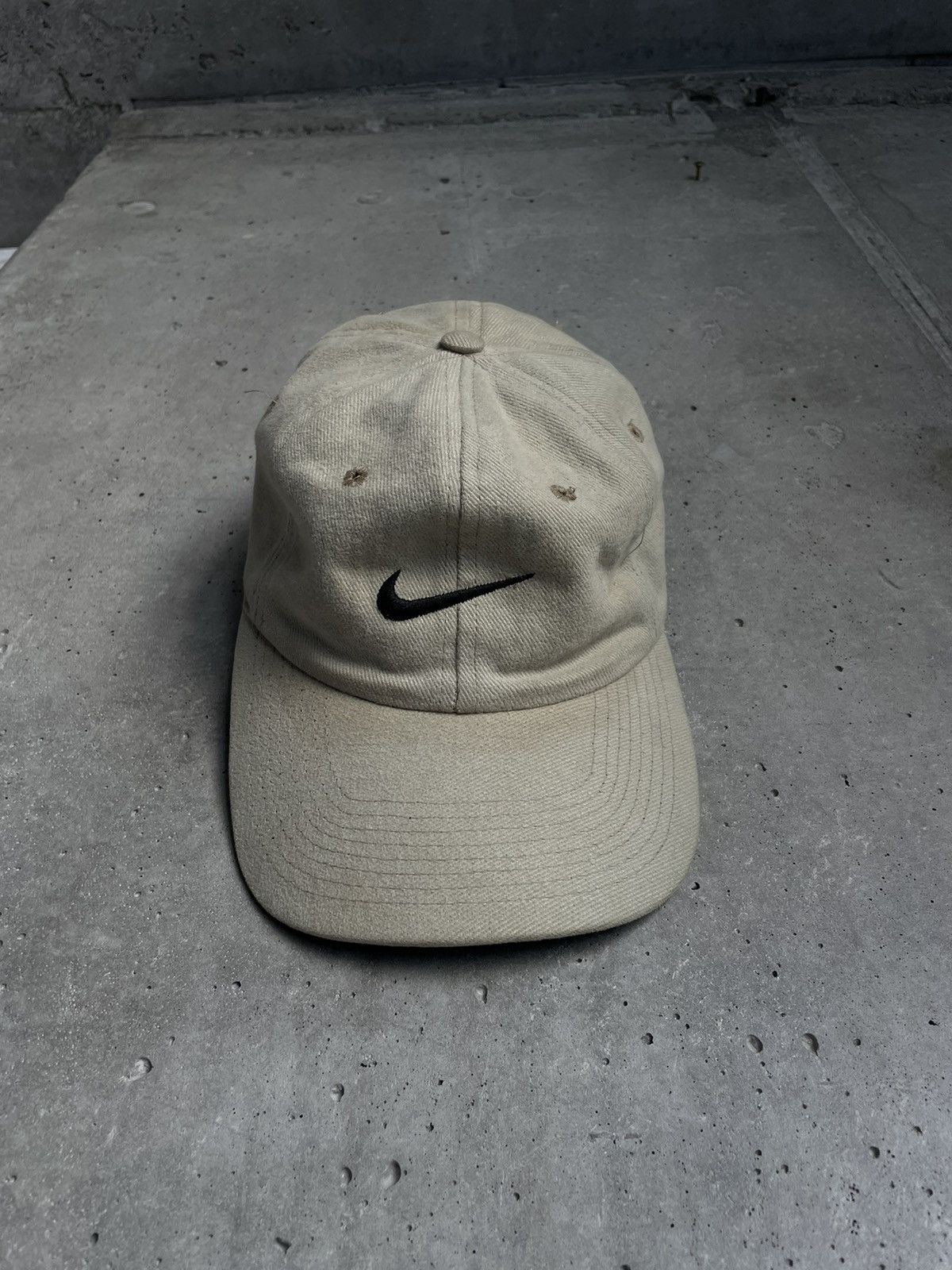 Nike Vintage 90s Nike Cap Hat Beige Black Swoosh green visor Y2k Size ONE SIZE - 2 Thumbnail