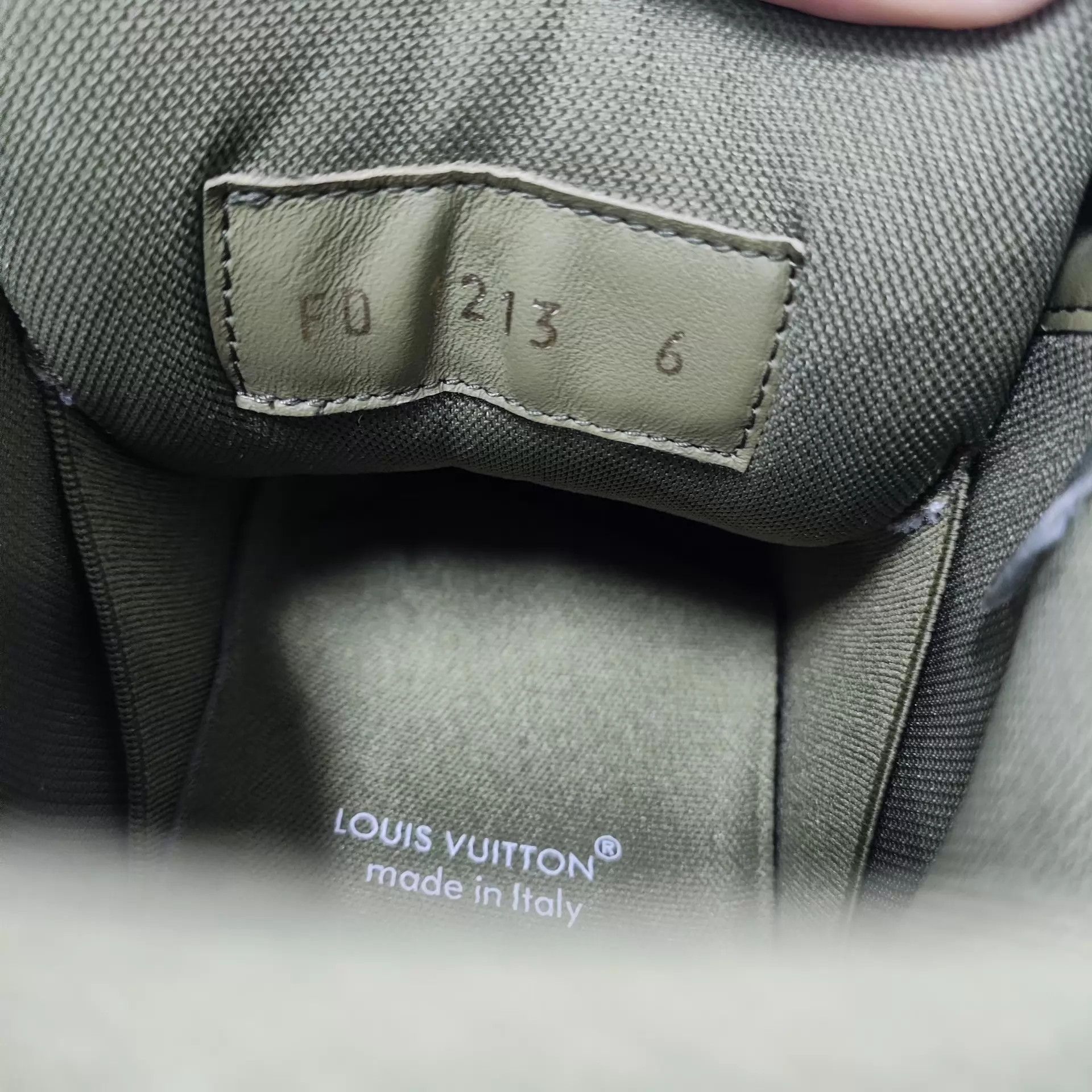 Louis Vuitton LV Green 41 EU Shoes 260301ZZLAB01 Size US 8 / EU 41 - 3 Thumbnail