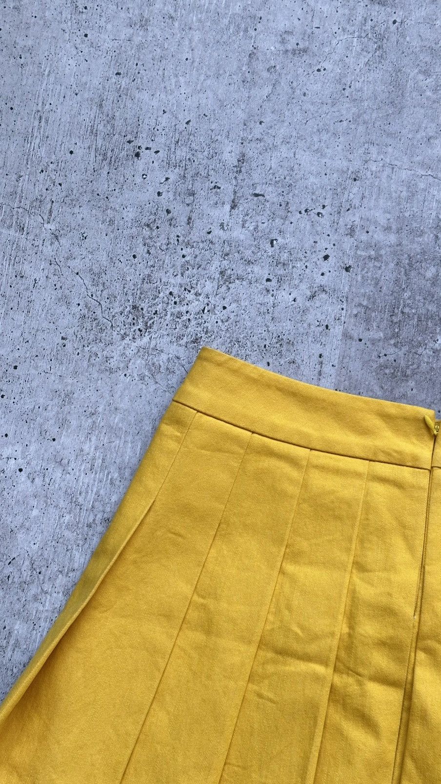 Moncler Women's Moncler Gonna A Portafoglio Yellow Mini Skirt Size 30" / US 8 / IT 44 - 19 Thumbnail
