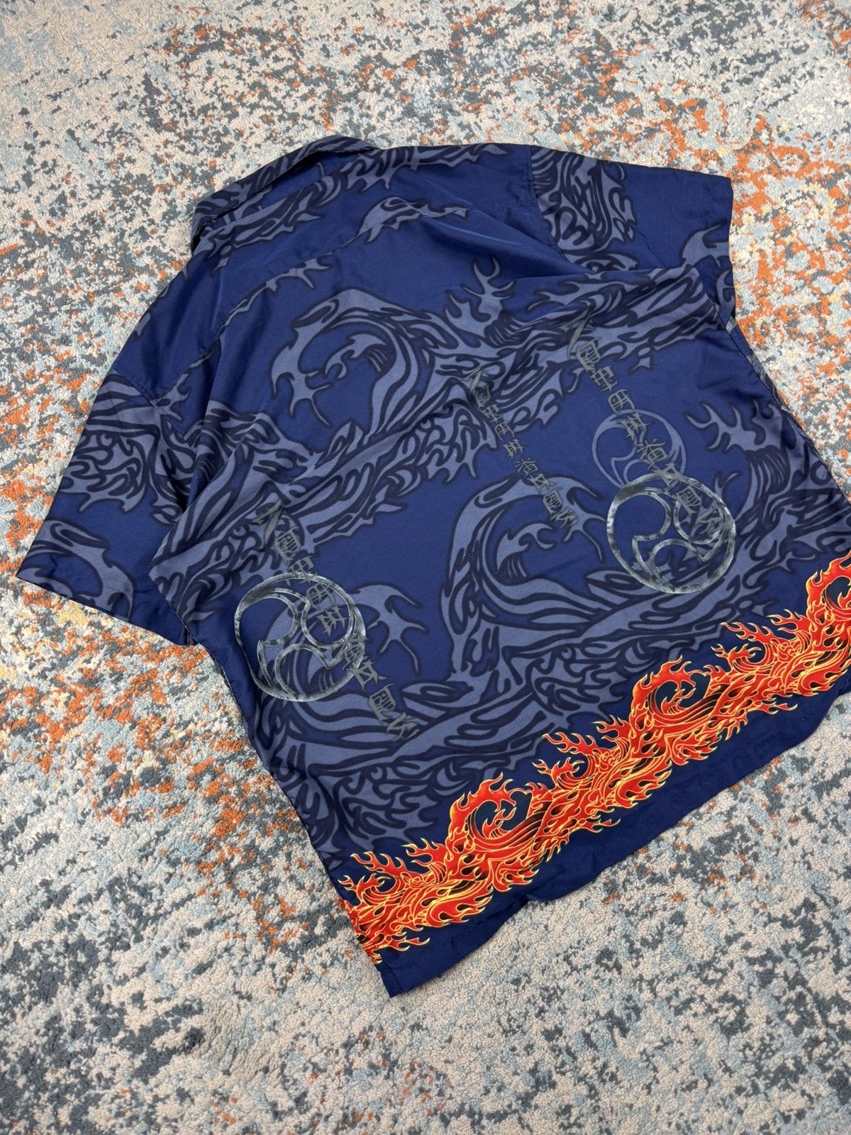 Vintage Vintage 90s fire shuriken Chinese style graphic short AOP Size US L / EU 52-54 / 3 - 4 Thumbnail