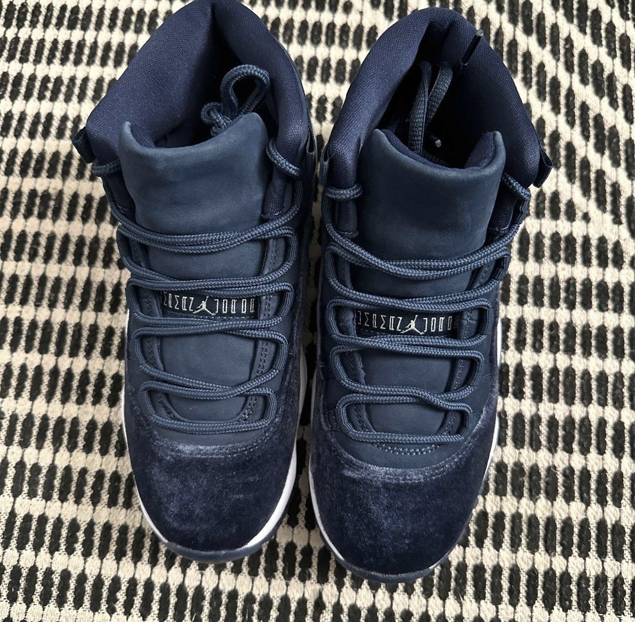 Jordan Brand × Nike Jordan 11 velvet Size US 7.5 / IT 37.5 - 3 Thumbnail