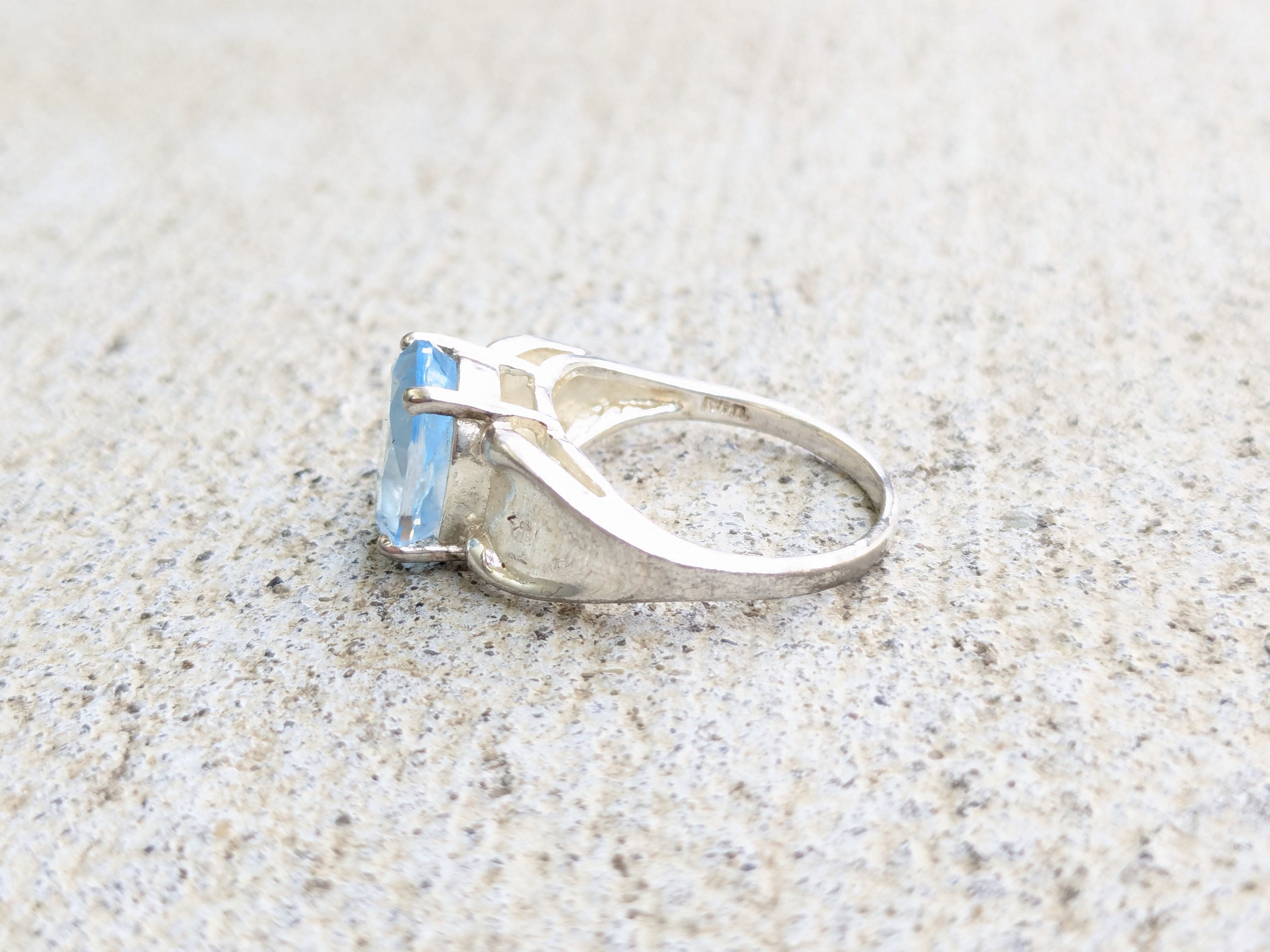 Jewelry Sterling Silver Ring Blue Topaz Oval Faceted 7 Size ONE SIZE - 5 Thumbnail
