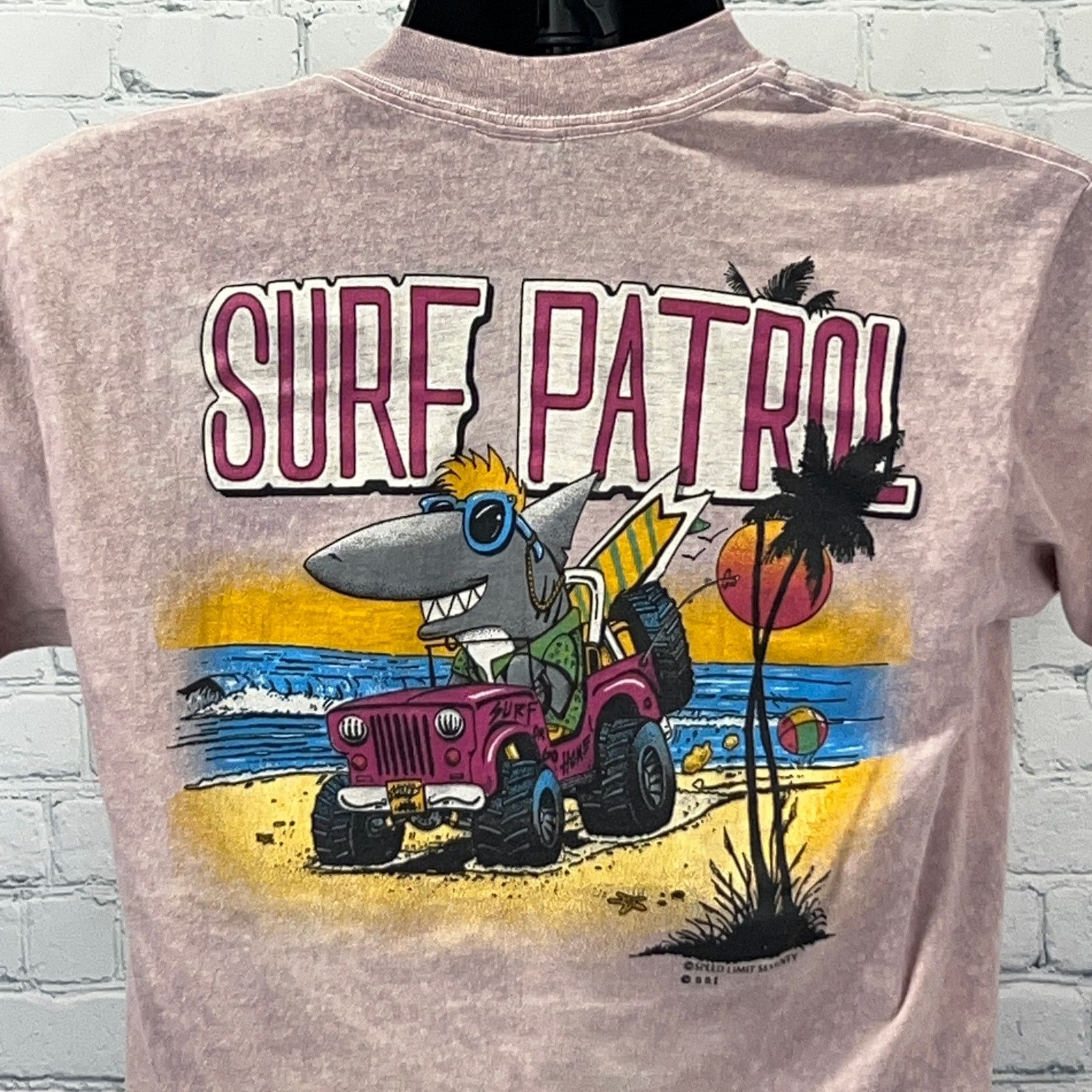 Vintage Vintage 80s Surf Patrol Shark T Shirt Surfer Surfing Beige M Size US M / EU 48-50 / 2 - 1 Thumbnail