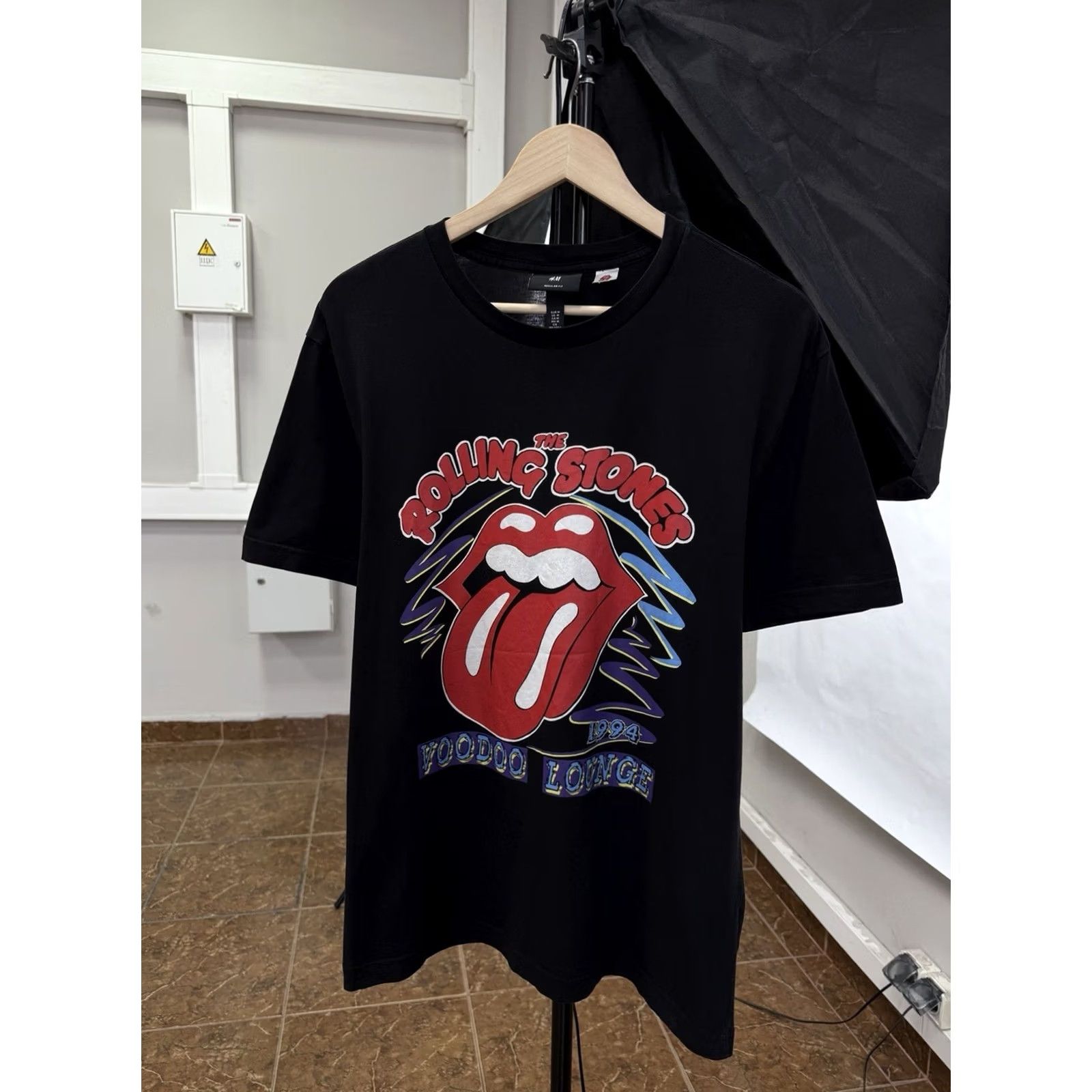 H&M H&M The Rolling Stones Voodoo Lounge World Tour 94 T-Shirt Black M Mens Colorful 90s Size US M / EU 48-50 / 2 - 2 Thumbnail