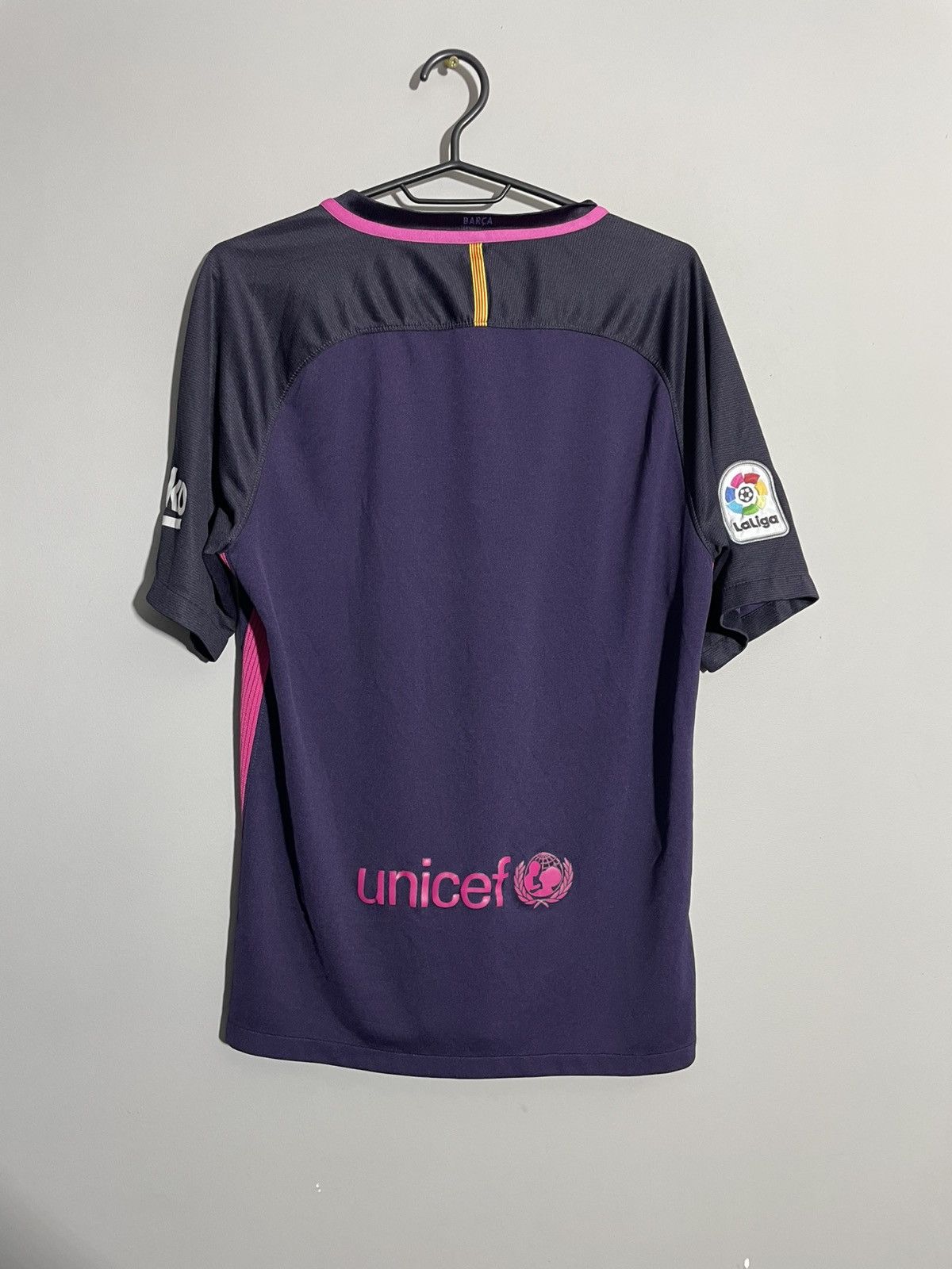 Vintage Nike FC Barcelona 2016 Training jersey size M Size US M / EU 48-50 / 2 - 6 Thumbnail