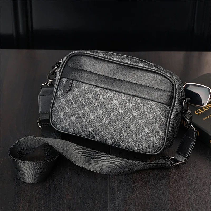 Japanese Brand Black Crossbody Bag Size ONE SIZE - 2 Thumbnail