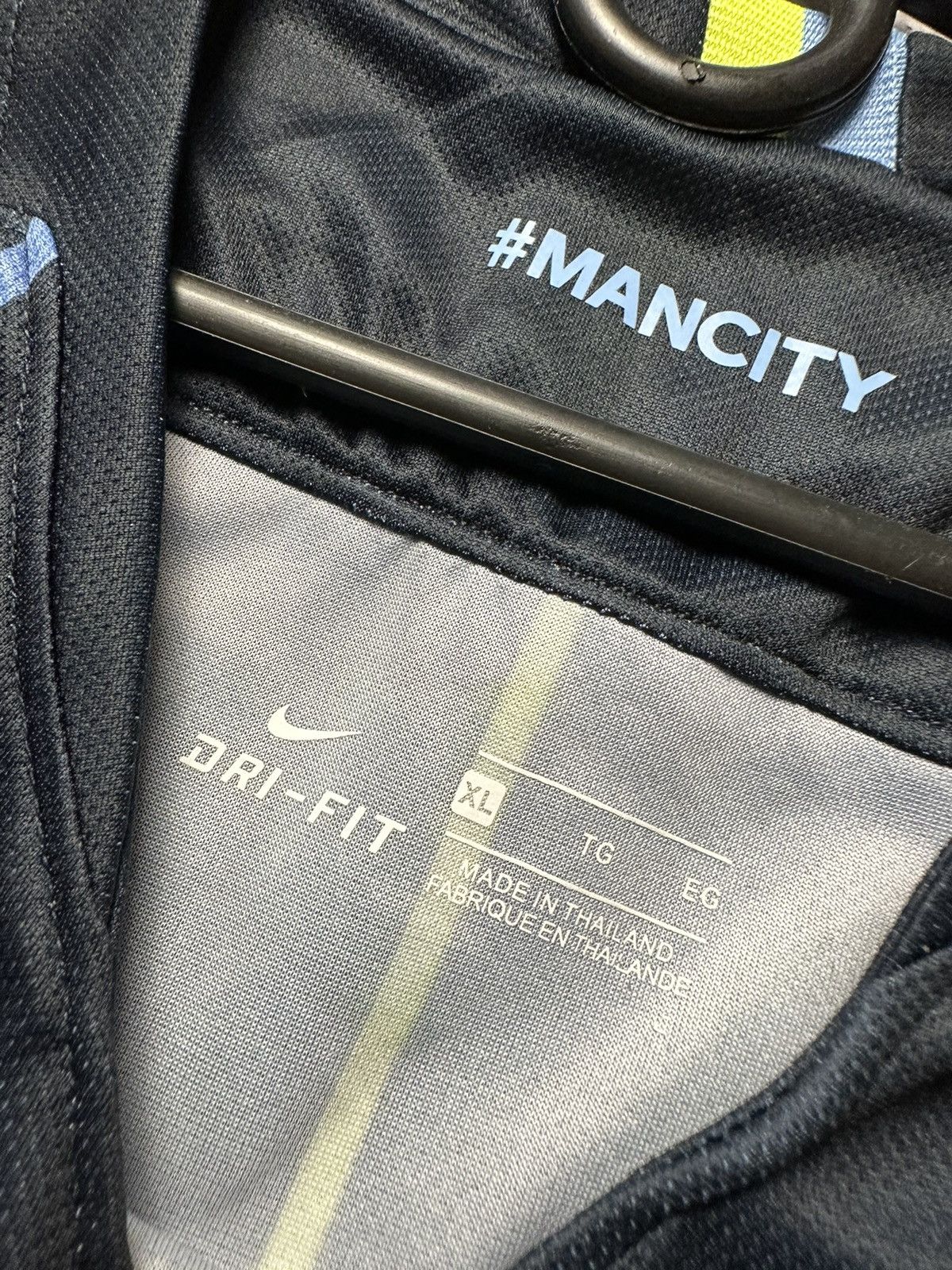 Nike × Vintage Vintage Nike Manchester City soccer jersey size L Mahrez 26 Size US L / EU 52-54 / 3 - 6 Thumbnail