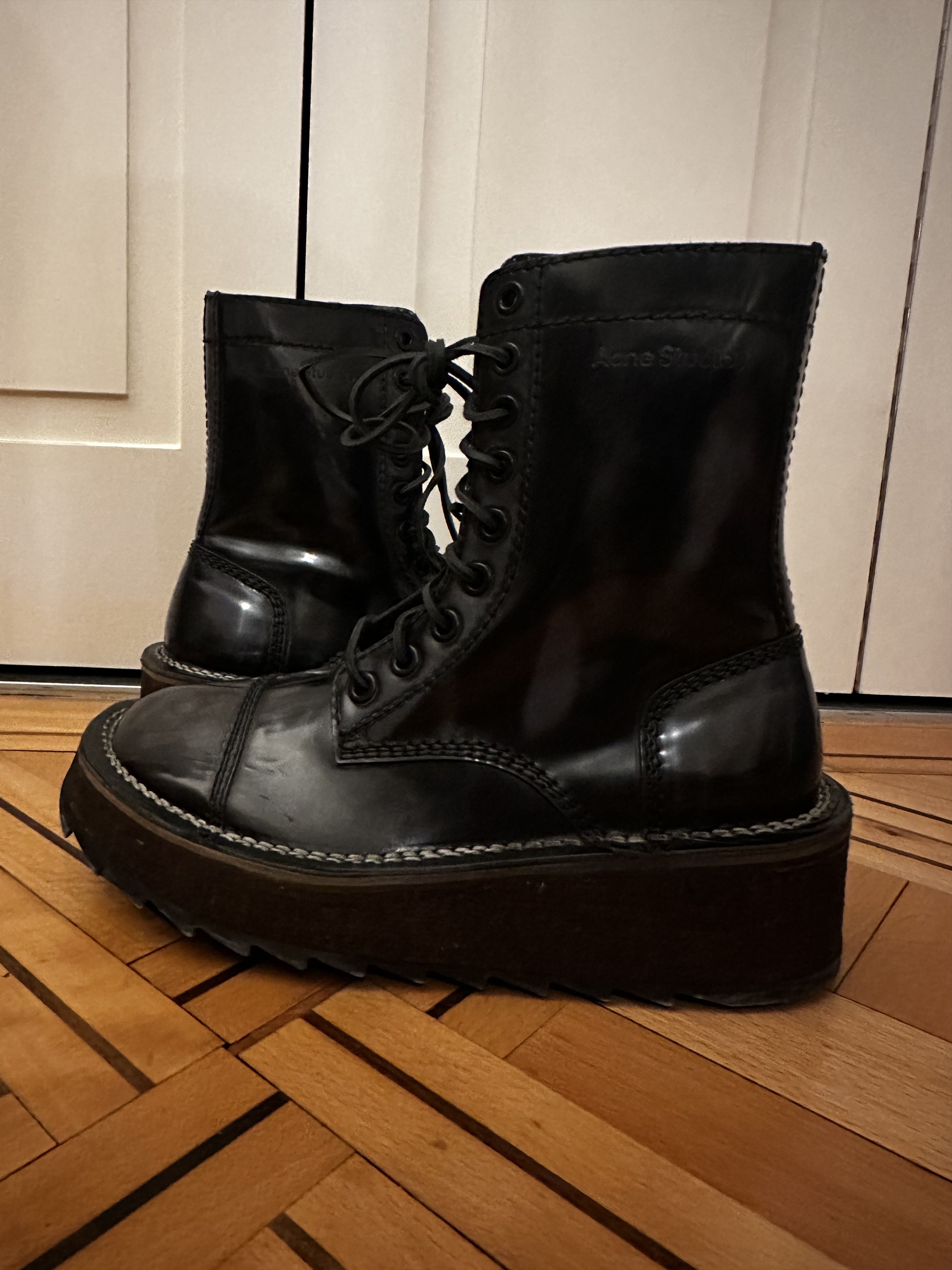 Acne Studios Acne Studios - Distressed-Effect Leather Ankle Boots Size US 9 / EU 42 - 1 Thumbnail