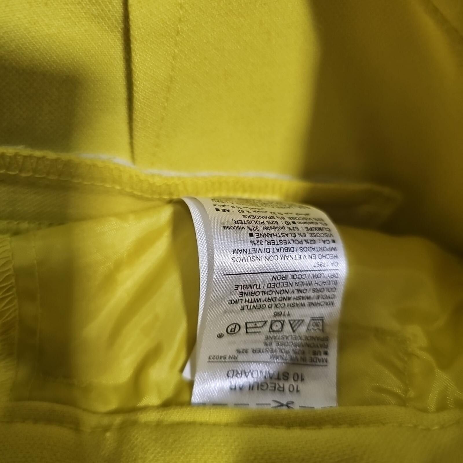 Old Navy Old Navy Harper Mid Rise 10R Yellow Pants Size 32" / US 10 / IT 46 - 3 Thumbnail