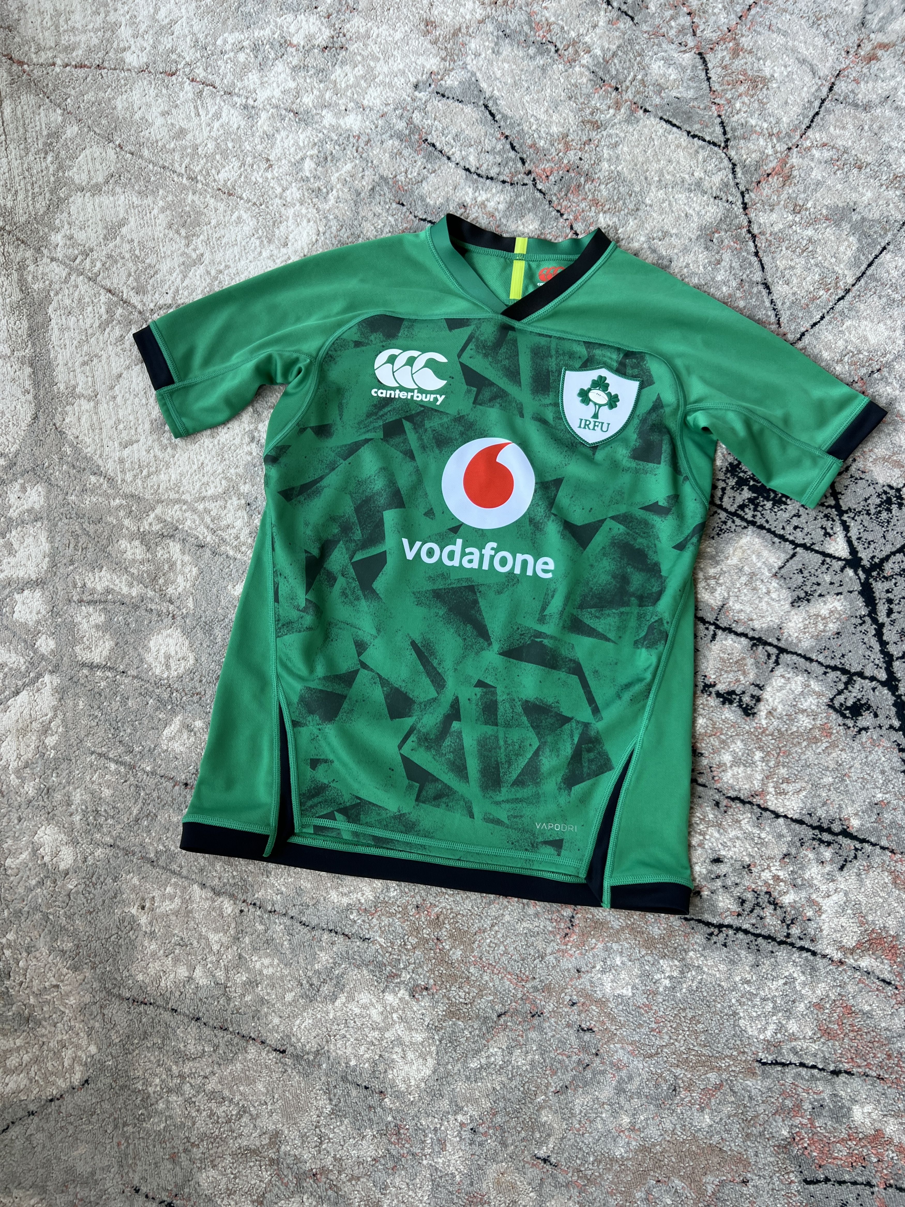 Canterbury of New Zealand Canterbury IRFU Vodafone Rugby Junior jersey Size US XS / EU 42 / 0 - 1 Thumbnail