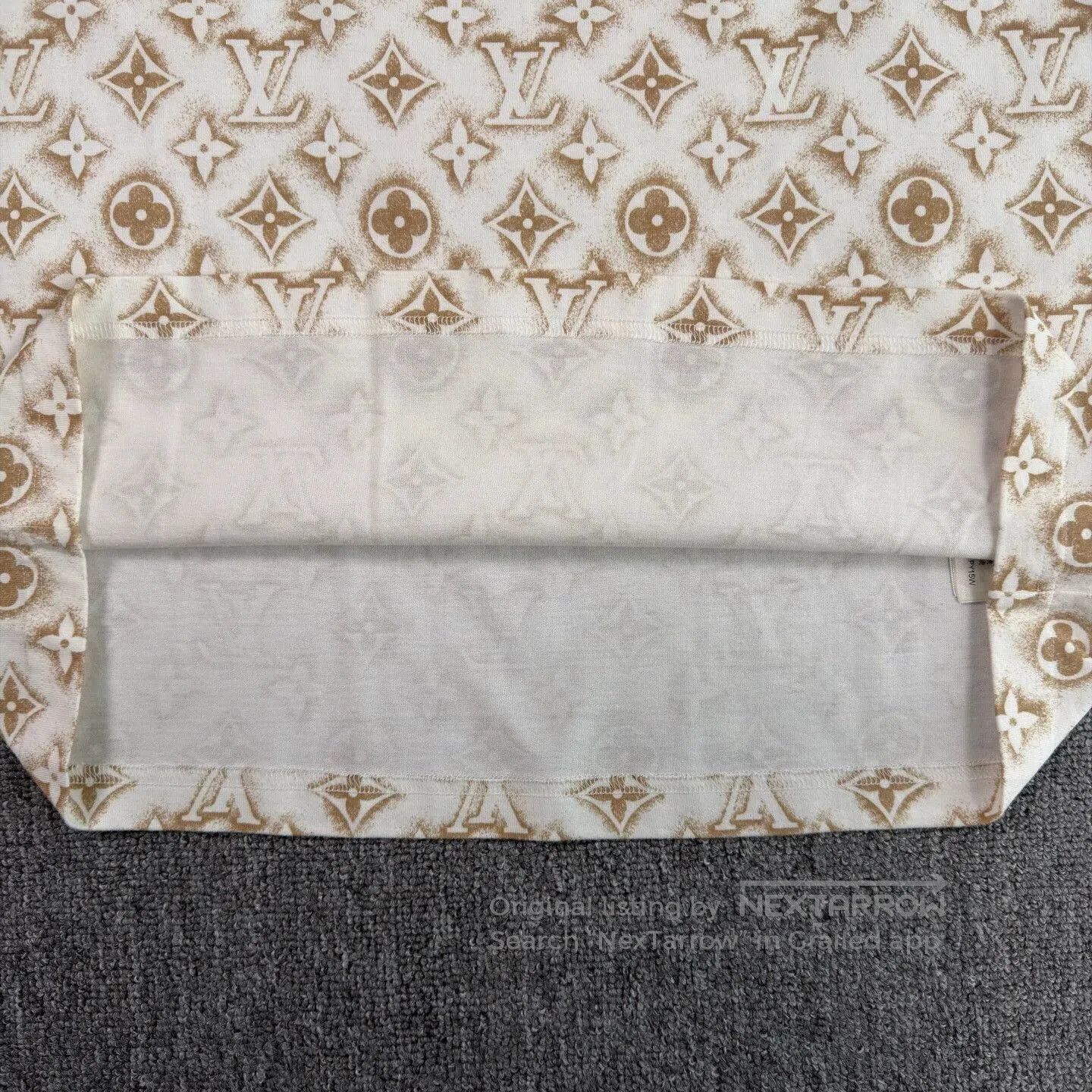 Louis Vuitton Beige Patterned Short-Sleeve Shirt. Size US S / EU 44-46 / 1 - 7 Thumbnail