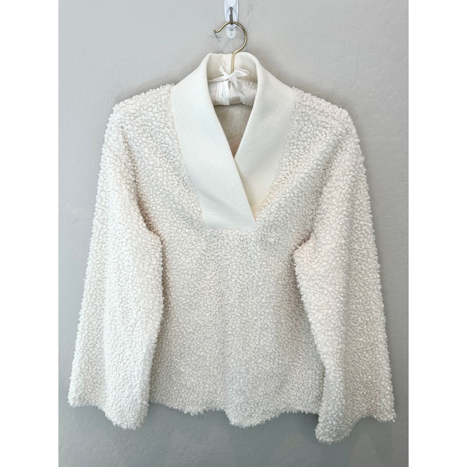 Zara ZARA| Ivory White Fuzzy Teddy Fleece Contemporary Pullover Size S / US 4 / IT 40 - 1 Thumbnail