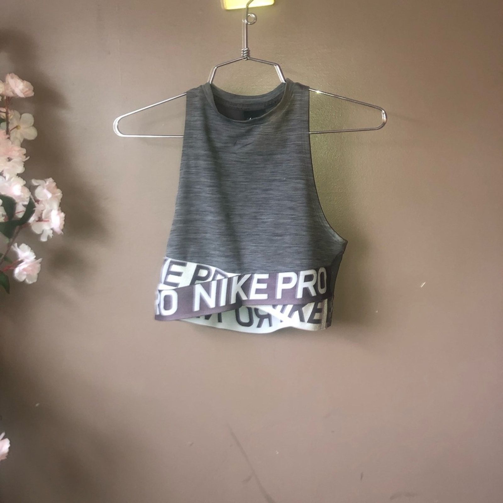 Nike Nike pro sports bra with criss cross bottom. Size S / US 4 / IT 40 - 2 Thumbnail