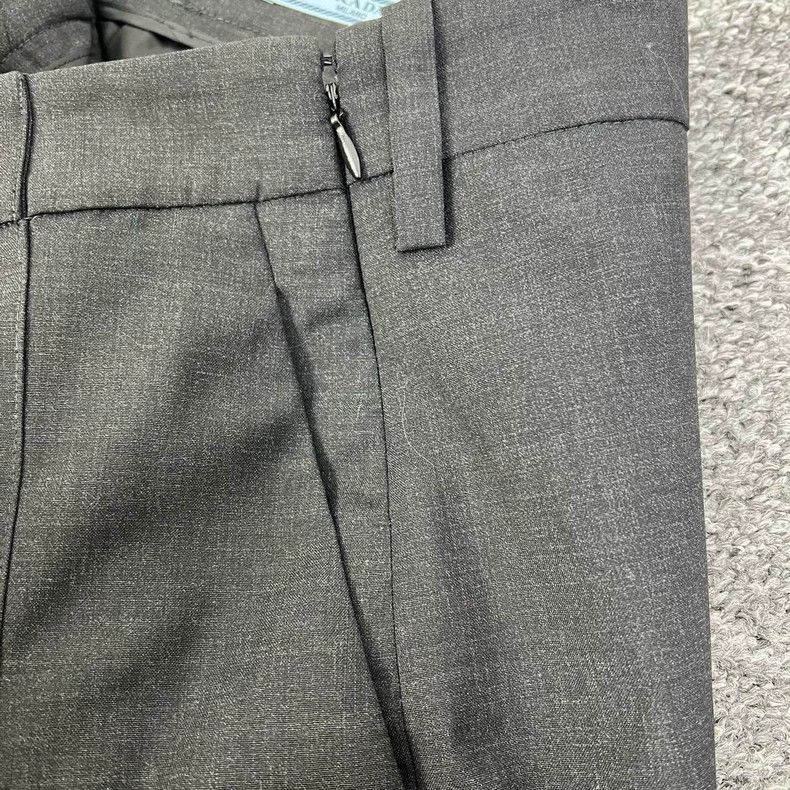 Prada Prada Black and gray, medium and long skirt 2505-Nextarrow Size 25" / US 0 / IT 36 - 5 Thumbnail