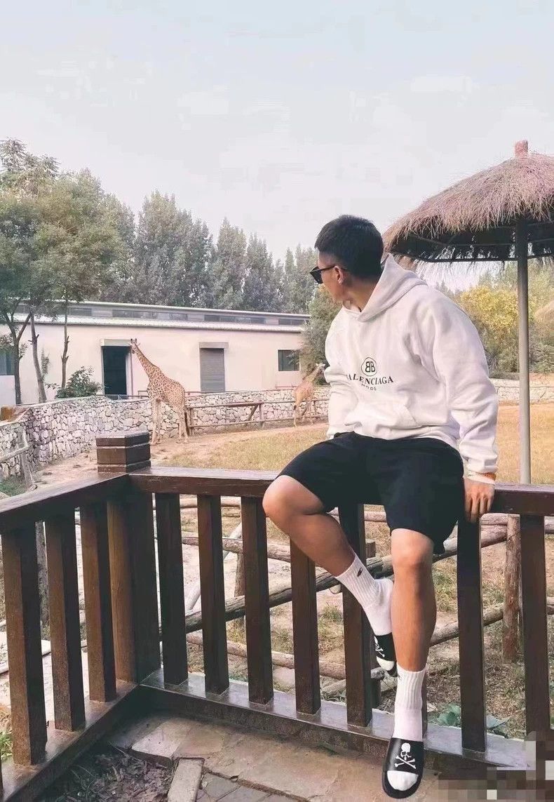Balenciaga Balenciaga Double B printed logo hoodie 2502-Nextarrow Size US XL / EU 56 / 4 - 8 Thumbnail