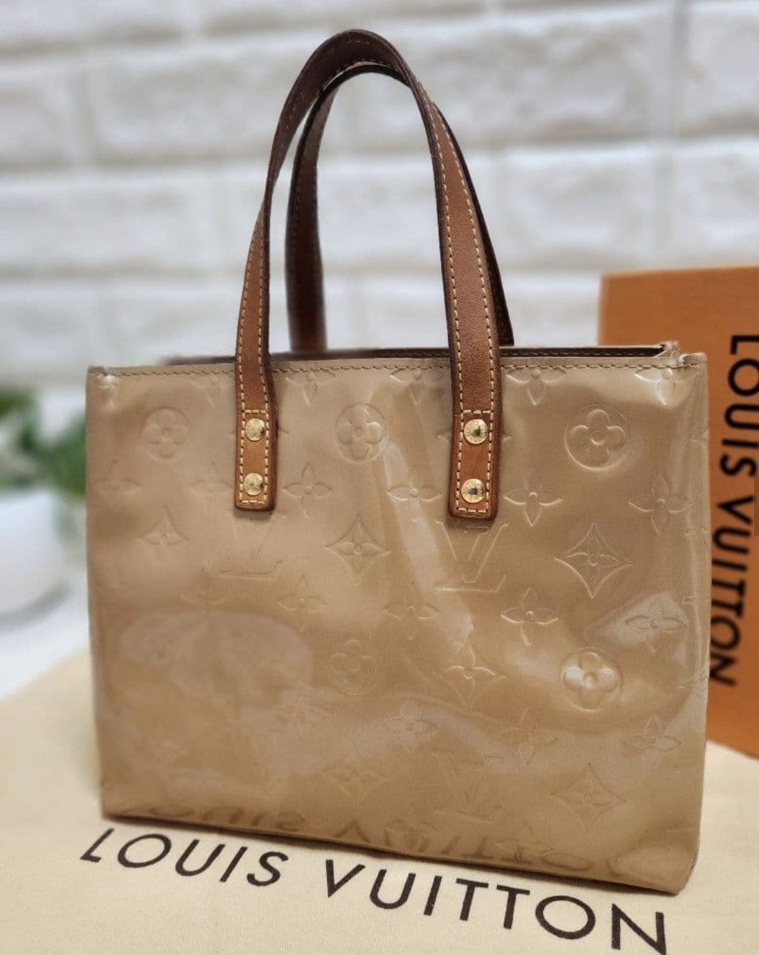 Louis Vuitton Louis Vuitton Vernis Reade PM Tote Bag – Beige / Noisette Size ONE SIZE - 1 Thumbnail