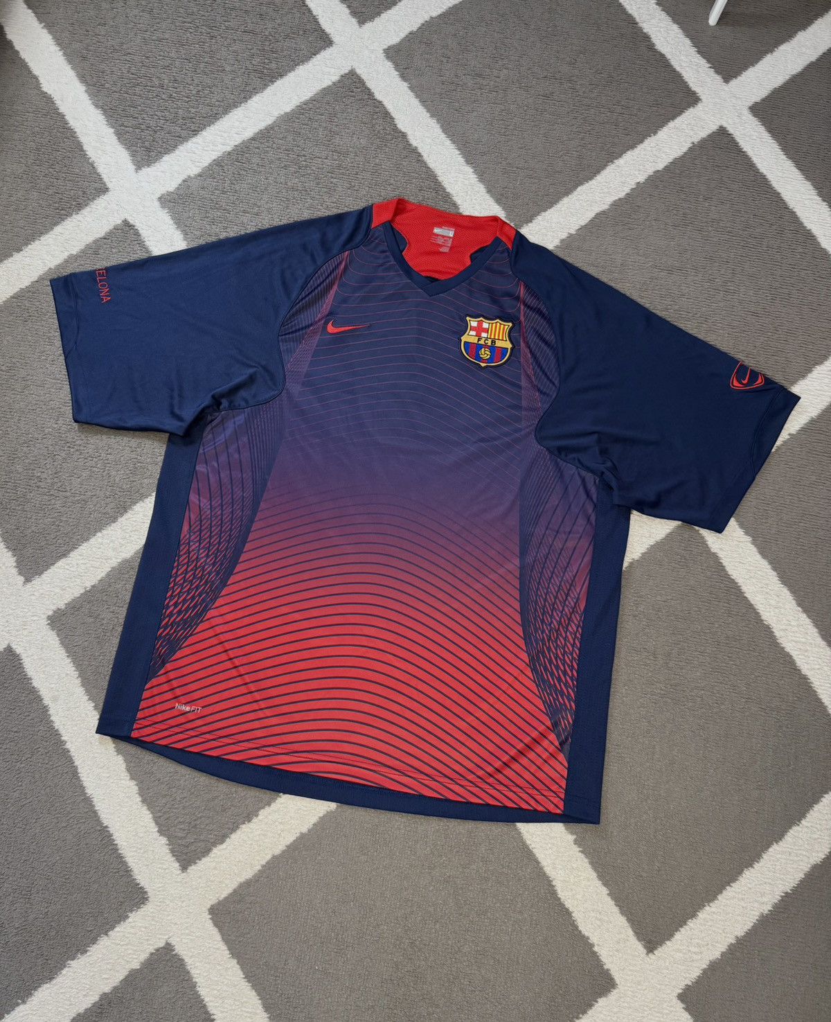 Nike Nike FC Barcelona Y2K Retro 2006-07 Training T-Shirt Jersey Size US L / EU 52-54 / 3 - 4 Thumbnail