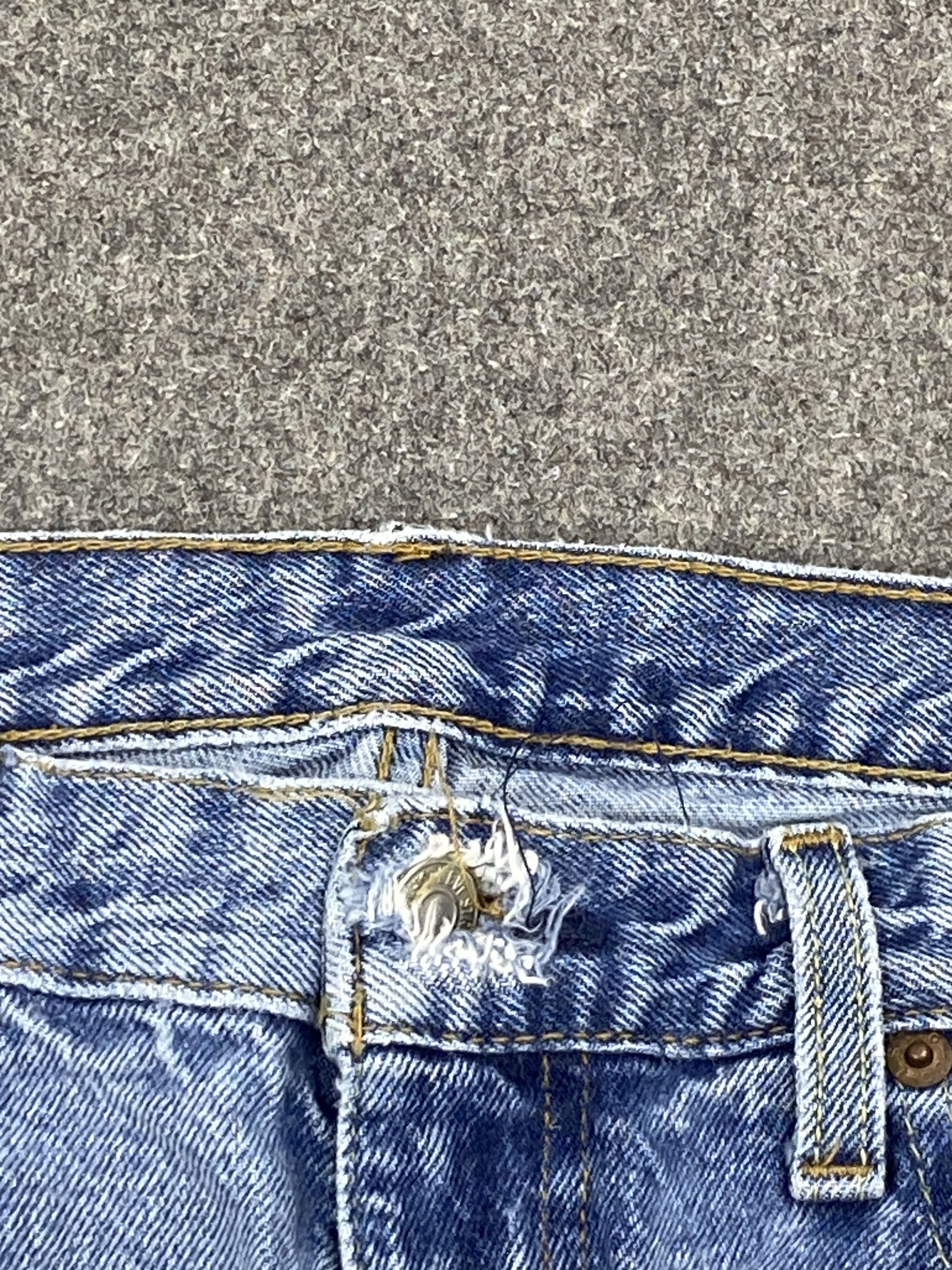 Levi's Distressed Light Wash Vintage Levis 511 Jeans DP2677 Size US 32 / EU 48 - 7 Thumbnail